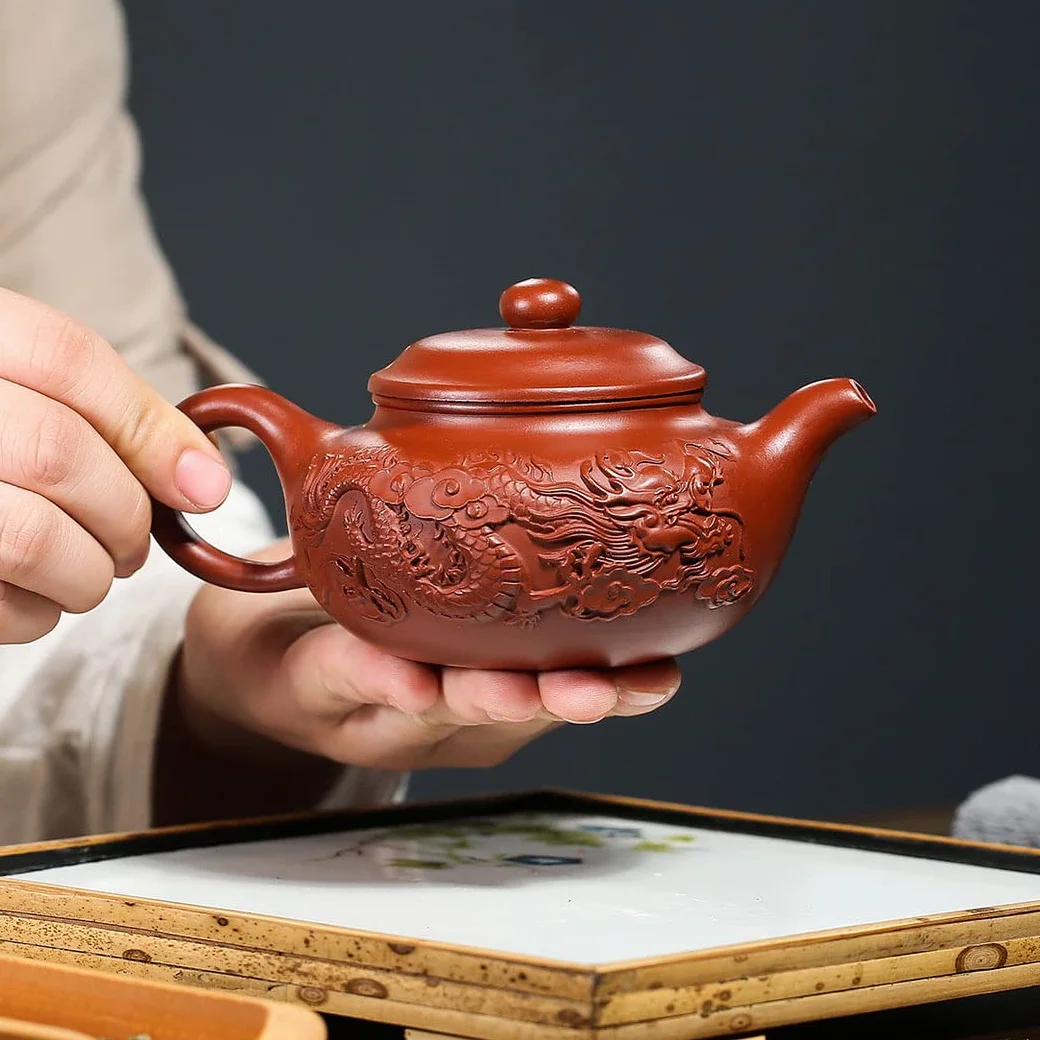 Czajniczek 243 ml chiński Yixing oryginalny czarny glina Zisha Classics garnek zaparzacze herbata (czerwony smok)