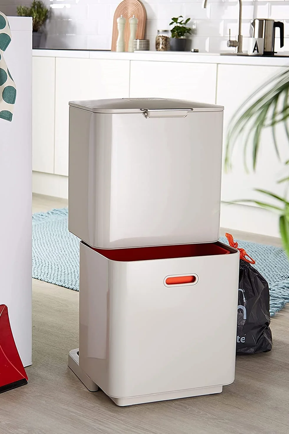 Joseph Joseph Totem Max - Kuchenny kosz do segregacji i recyklingu odpadów 60 litrów z filtrem odpornym na zapachy i wyjmowanym pojemnikiem na odpady spożywcze, Kamień