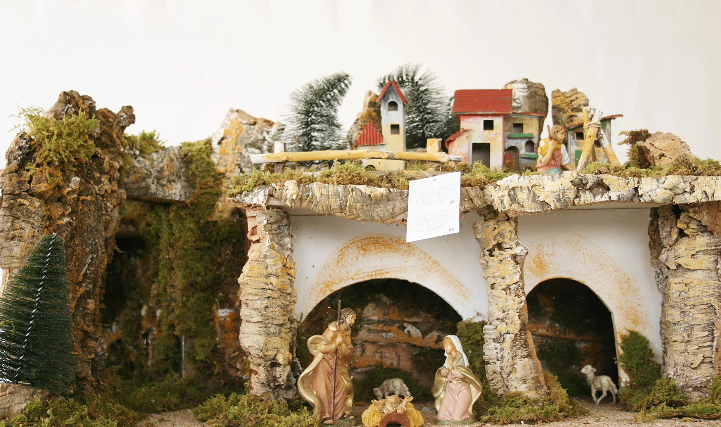 EuroMarki szopka bożonarodzeniowa Natalizio, pusta szopka, domek leśny i mech ze światełkami, 58 x 34 x 37 cm, 78 x 49 x 45 cm, wielokolorowa