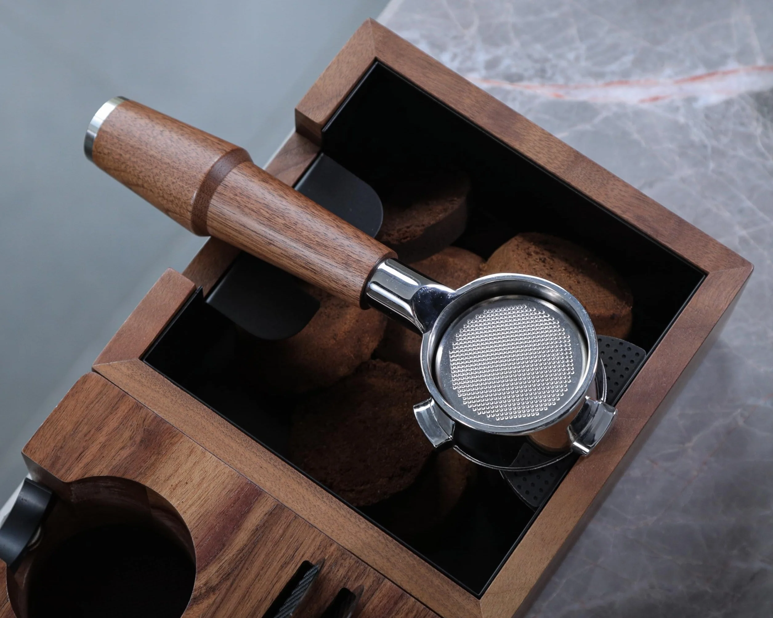 Espresso Bottomless Uchwyt filtra bez dna ze stali nierdzewnej z uchwytem z orzecha włoskiego (orzech, pasuje do 54 mm Sage/Breville)