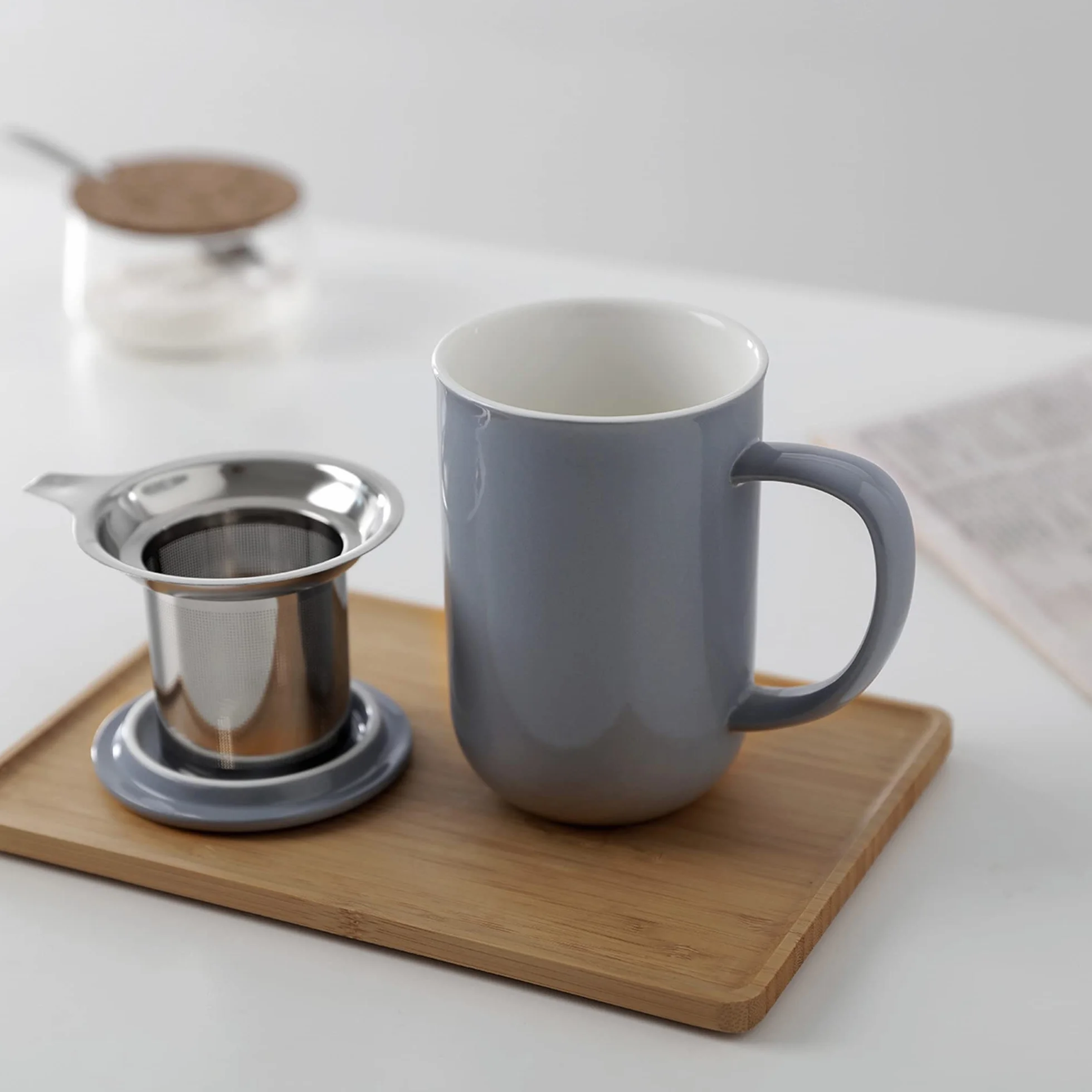 Viva Scandinavia Porcelanowa Filiżanka do Herbaty z Sitkiem, Kubek z Pokrywką i Uchwytem, Sitko ze Stali Nierdzewnej, 0,55 Litra, Niebieski
