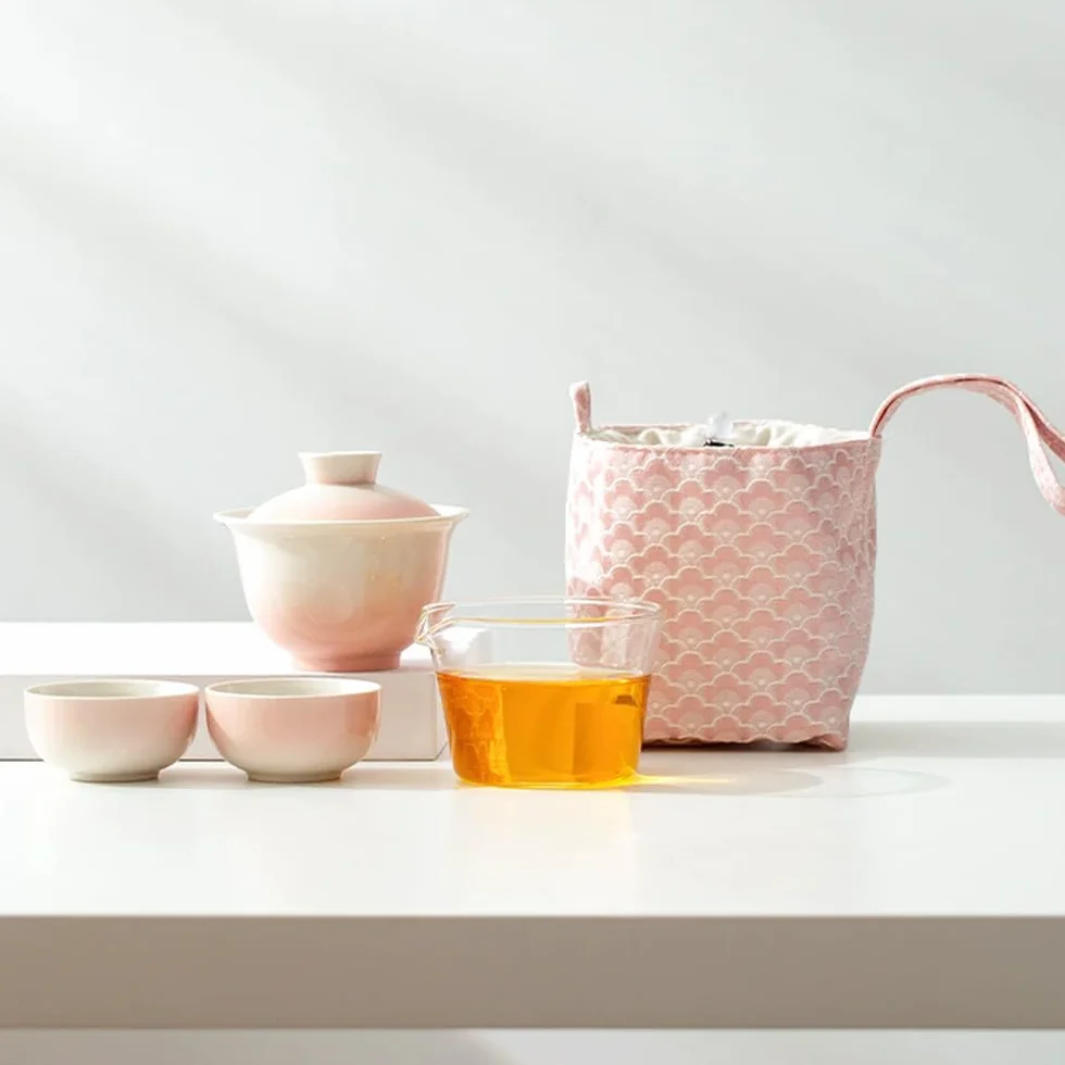 Przenośny ceramiczny zestaw do herbaty ze szklanym dzbankiem do serwowania – kompaktowy podróżny zestaw do herbaty z woreczkiem z tkaniny na prezent i do użytku osobistego, różowy