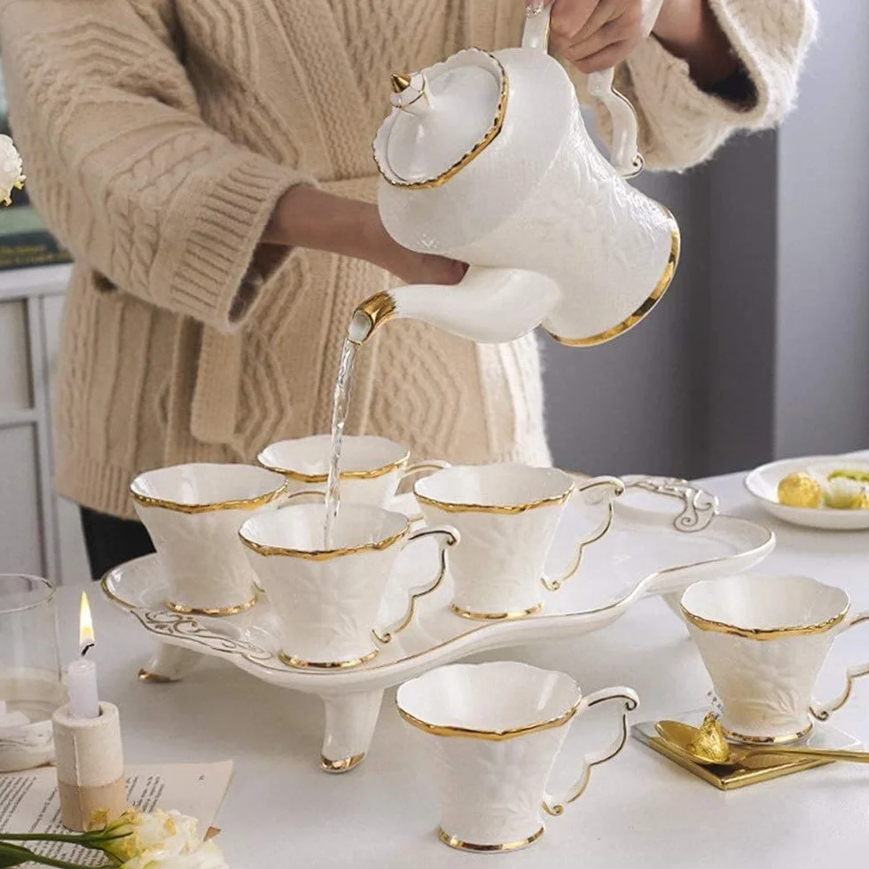 Zestaw Do Herbaty 8 Sztuk Ceramiczny Zestaw Do Herbaty Kubki I Taca Do Kawy Złote Wykończenia Styl Europejski Popołudniowa Herbata Drinkware Zestaw Do Kawy Serwis Do Kawy I Herbaty Zestaw Do Czajnicze