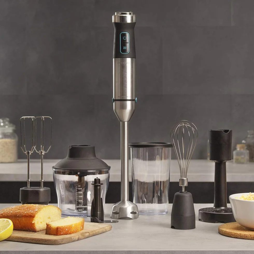 Cecotec Blender ręczny Power Pulsar 2300 MAX. Maksymalna moc 2300 W, 4 ostrza z czarną powłoką tytanową, stopą XL, szklanką 700 ml z pokrywką, prętami i rozdrabniaczem z wylewką lodu