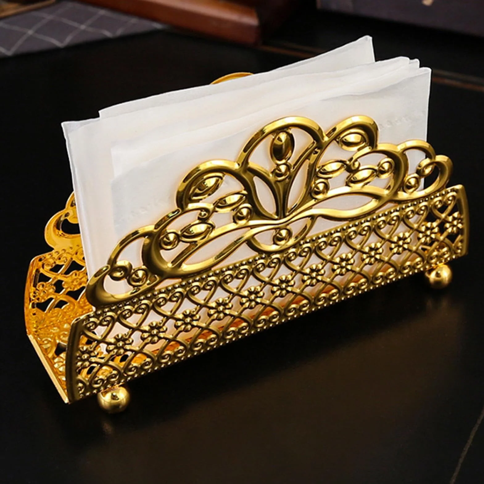 Złoty uchwyt na serwetki, uchwyt na serwetki na stoły, luksusowy metalowy uchwyt na serwetki, organizer na serwetki w stylu vintage, elegancki dozownik chusteczek higienicznych
