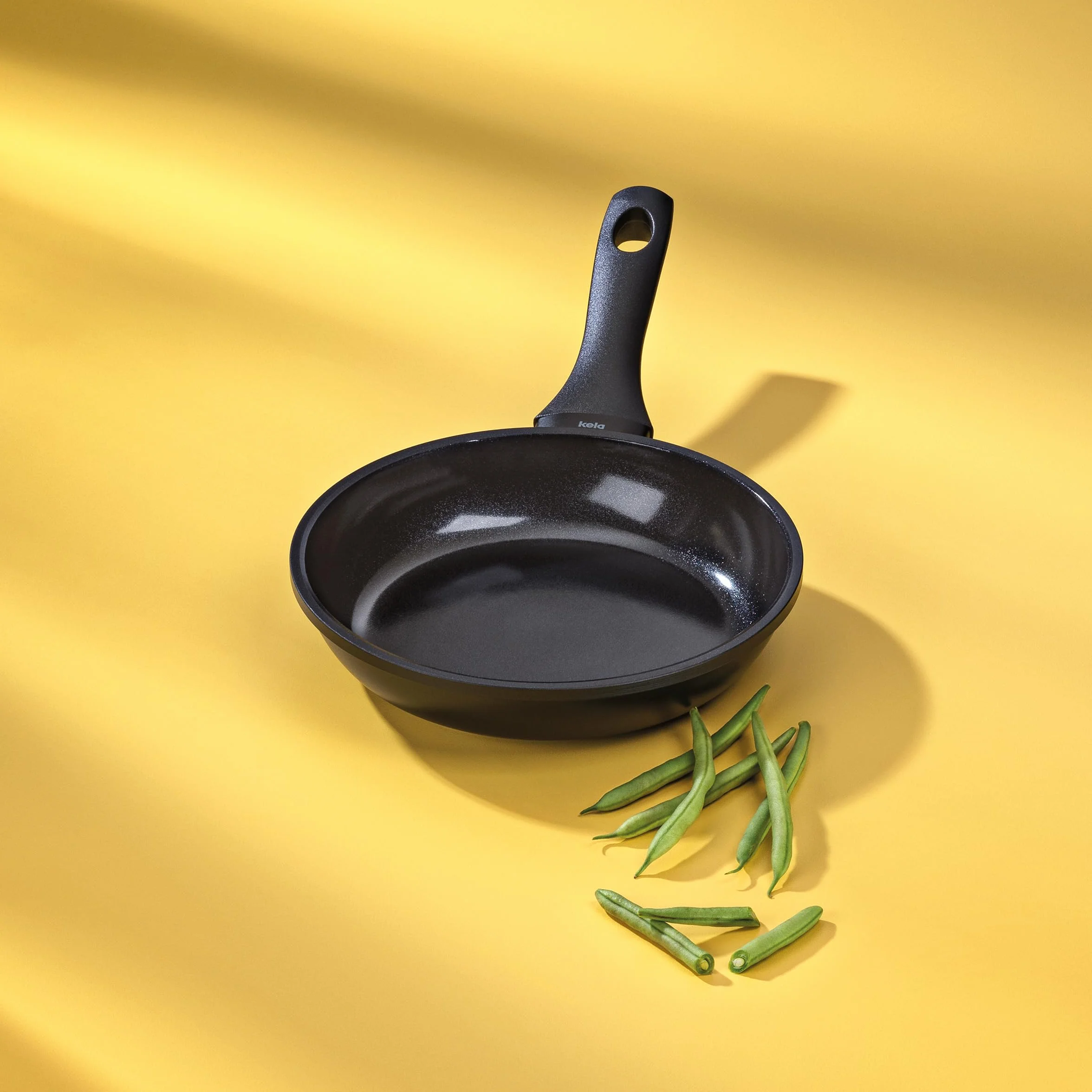 kela ATURA patelnia owalna, 8 litrów, Dutch Oven, żeliwna brytfanna z pokrywką, indukcyjna, odlew aluminiowy, powlekany ceramiką, nie zawiera PFAS