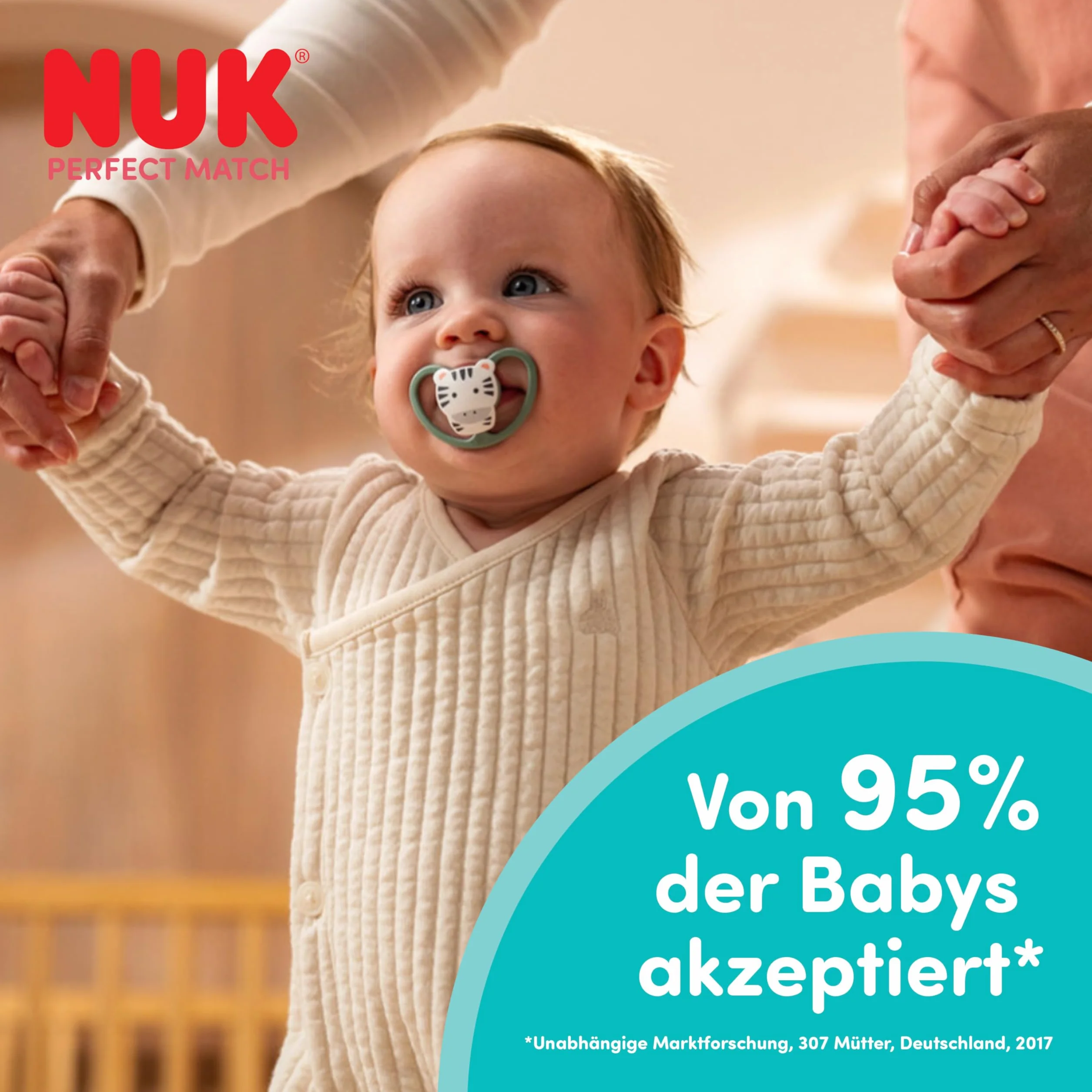 NUK Perfect Match Air Night Smoczki| 18-36 m | Świecące w ciemności smoczki, które wspomagają przepływ powietrza i zapobiegają odparzeniom od śliny | 95% akceptacji przez dzieci** | Lew | 2 sztuki