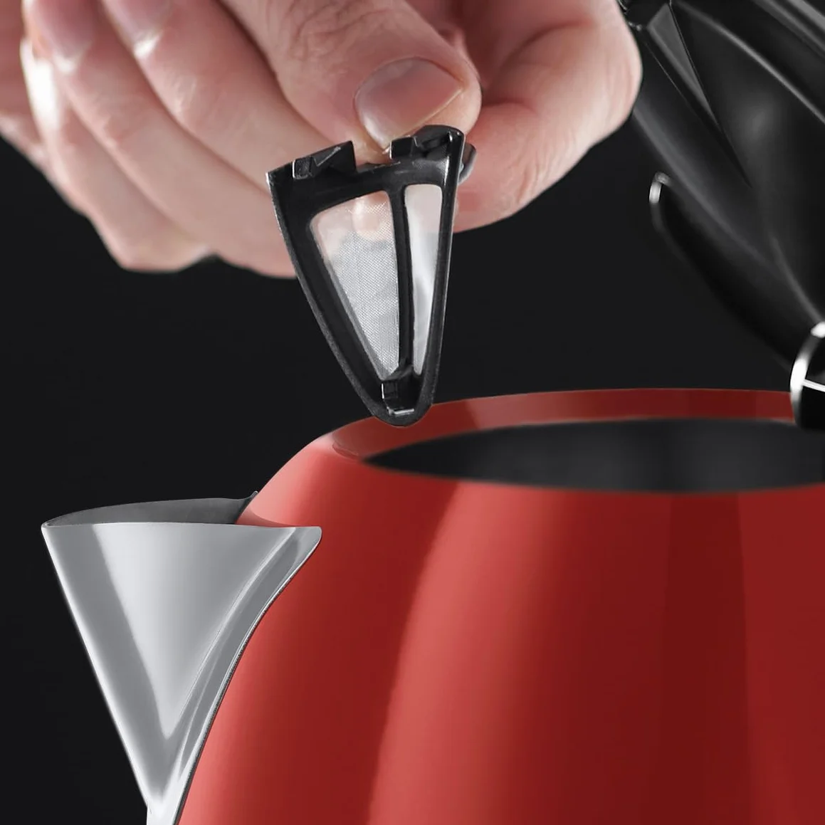 Russell Hobbs czajnik elektryczny, markery szybkiego gotowania, wymienny filtr antywapienny, kontroler strix KEAI, pojemność 1,7l, moc 2200W, stal nierdzewna, czerwony, Colours+ 20412-70