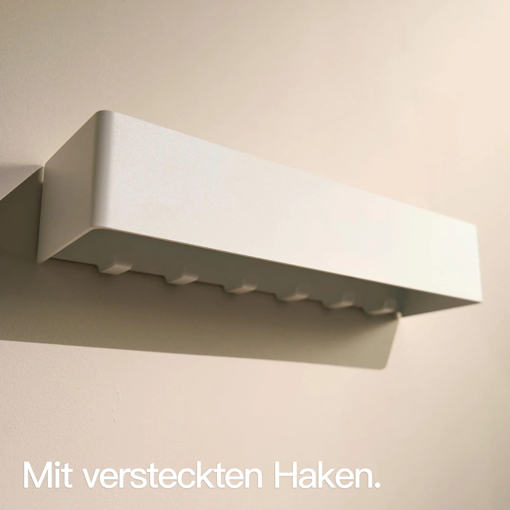 Designfabrik Hamburg Tabliczka na klucze | Nowoczesny schowek na klucze z półką | Metalowy wieszak na klucze ścienny | Minimalistyczny design do przedpokoju i wejścia | Biały