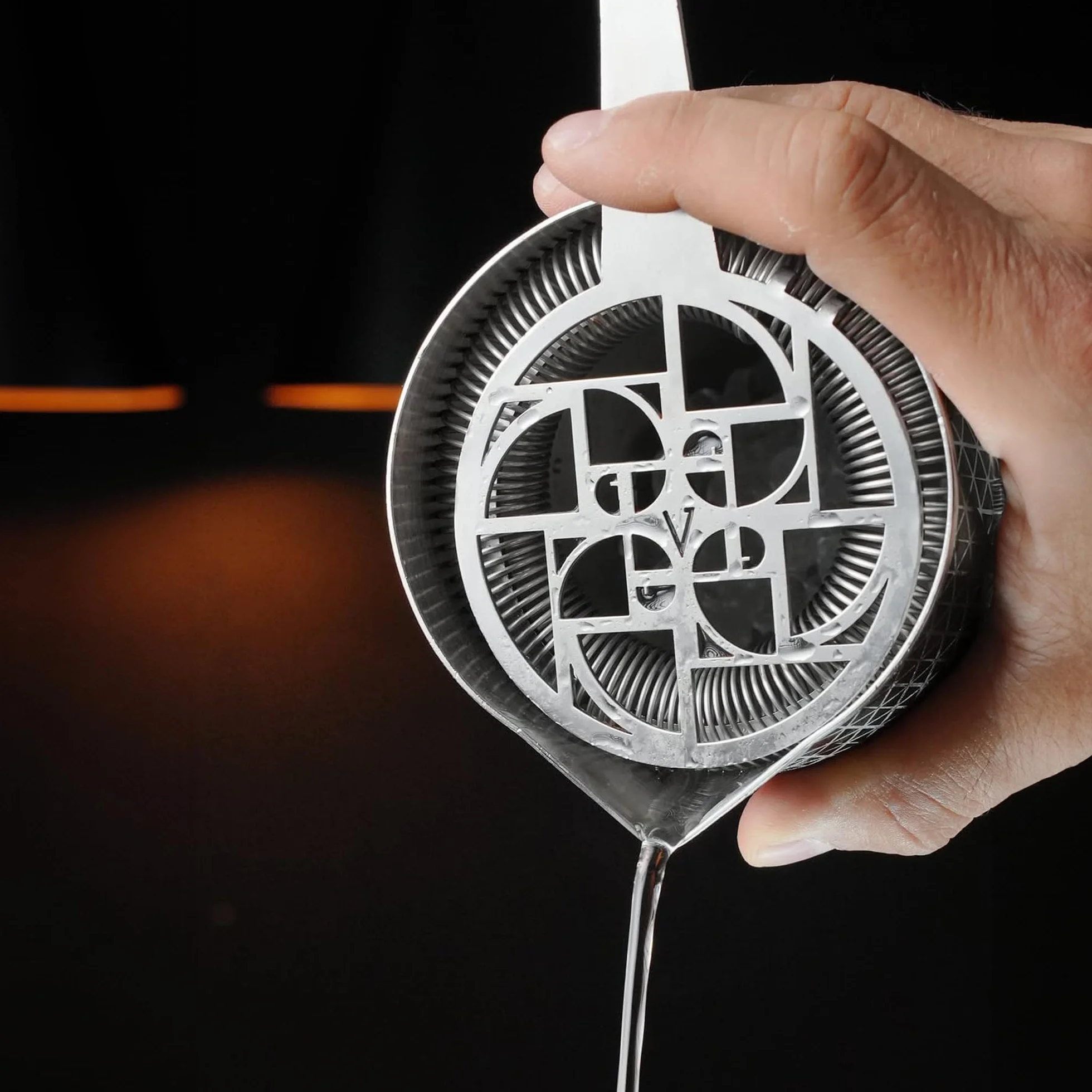 Kidia Strainer Geometric Lines – Sitko barmańskie Hawthorne ze stali 304 – Ergonomiczny design do techniki Throwing – Profesjonalna filtracja – Made in Italy + Plecak Barman