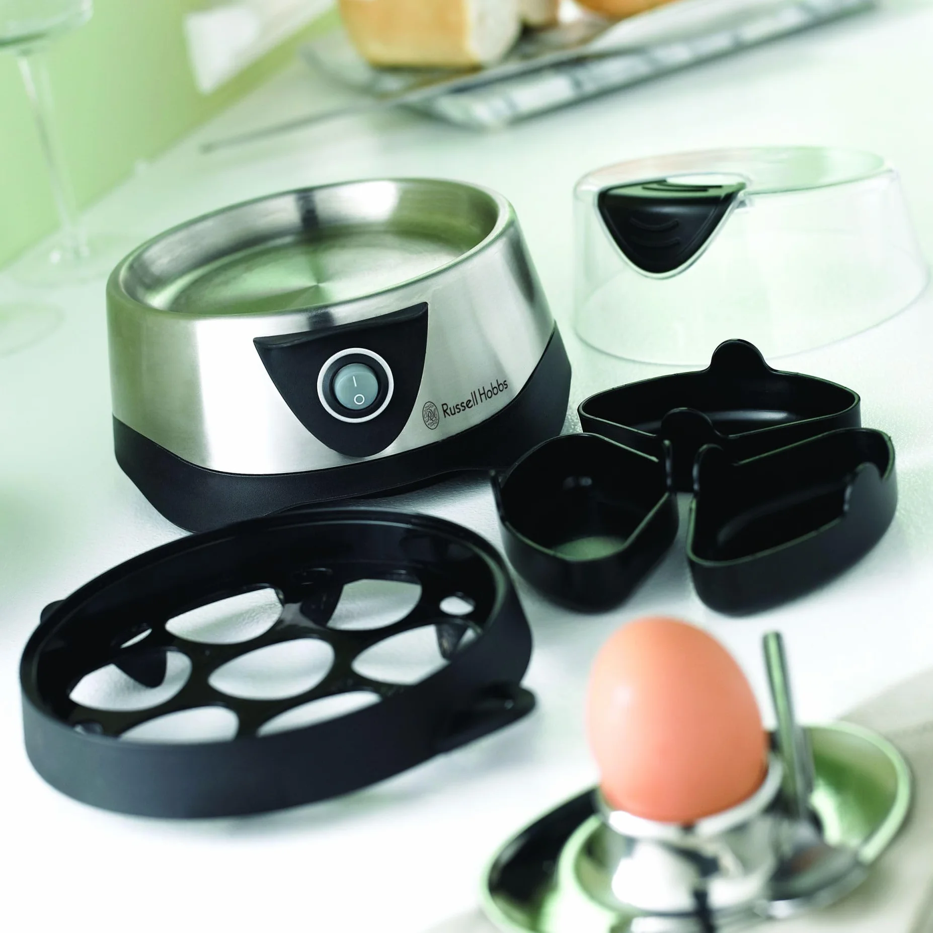 Russell Hobbs jajowar, regulacja twardości jaj, wutomatyczne wyłączenie, wyjmowane elementy, do 7 jaj gotowanych, do 3 jaj sadzonych, stal nierdzewna, plastikowa pokrywka, moc 365W, jajowar 14048-56