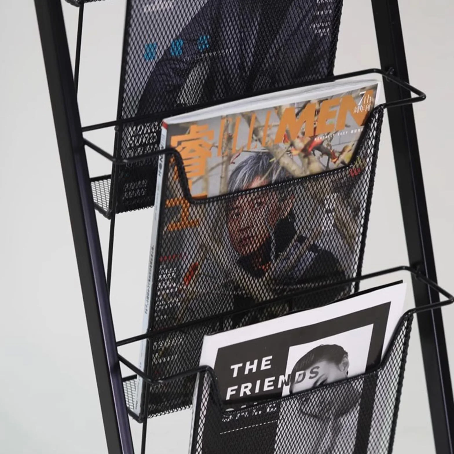 Stojak na czasopisma, stojak na gazety, czasopisma, stojak na gazety i czasopisma, stojak na materiały reklamowe, artykuły biurowe, stojak na magazyny (biały)