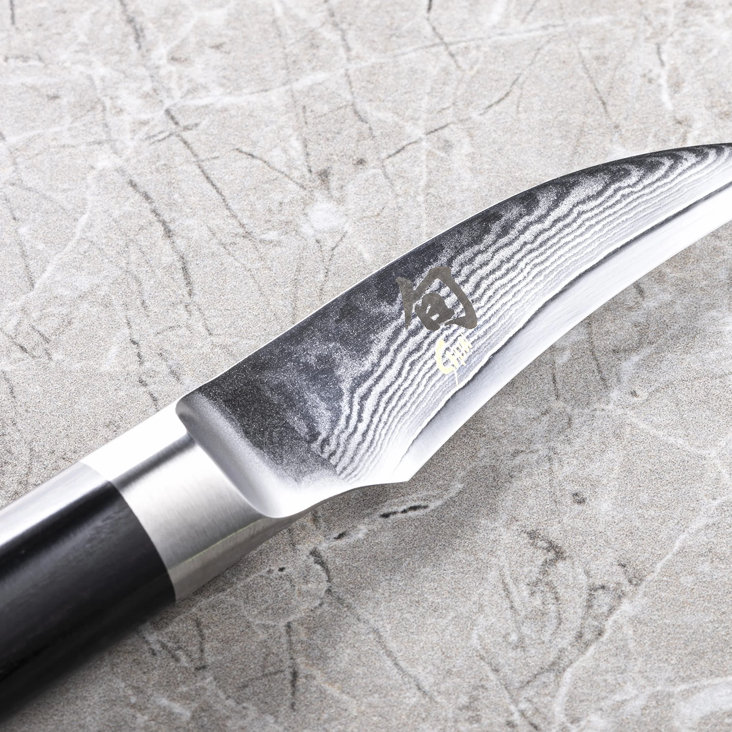 KAI Shun Classic japoński nóż do obierania 6,5 cm długość ostrza – nóż ze stali damasceńskiej 32 warstwy rdzenia VG MAX – 61 (±1) HRC – uchwyt z drewna pakka – wyprodukowano w Japonii – nóż turniejowy