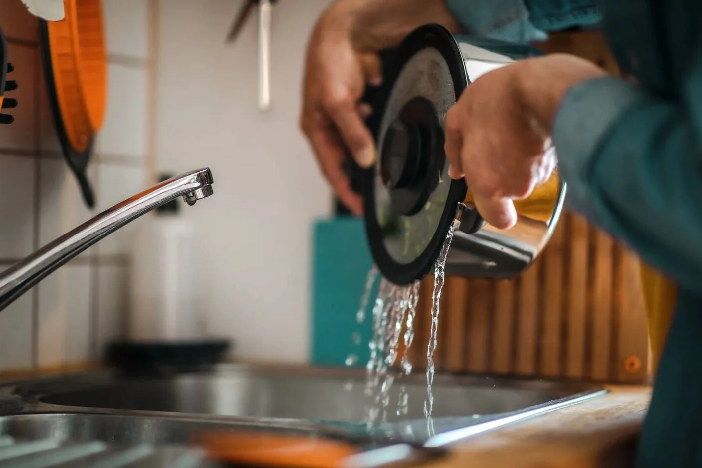 Fiskars Garnek z pokrywką, Pojemność: 5,0 l, Functional Form, Odpowiedni do wszystkich rodzajów płyt kuchennych, Stal nierdzewna/tworzywo sztuczne, 1026578
