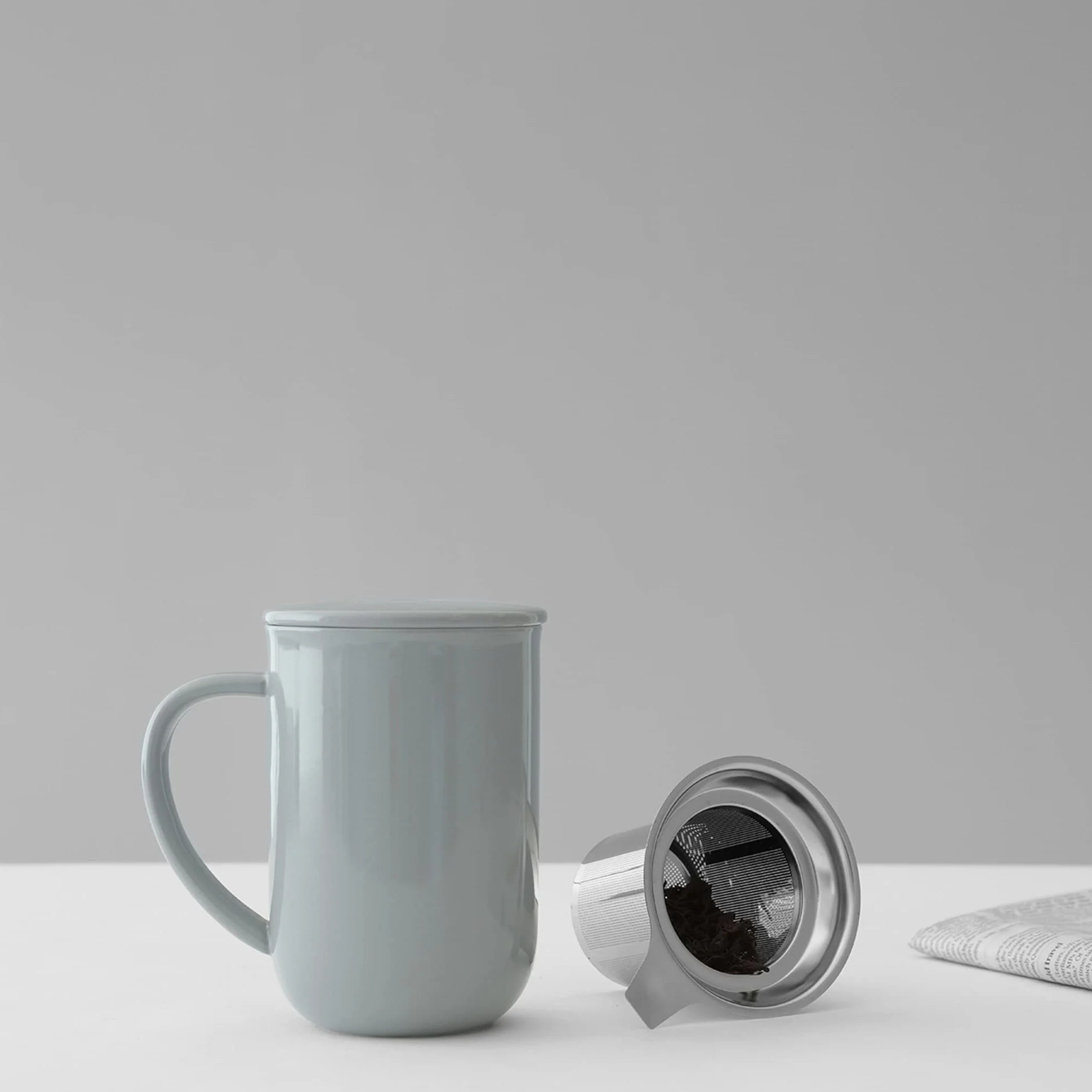 Viva Scandinavia Porcelanowa Filiżanka do Herbaty z Sitkiem, Kubek z Pokrywką i Uchwytem, Sitko ze Stali Nierdzewnej, 0,55 Litra, Niebieski