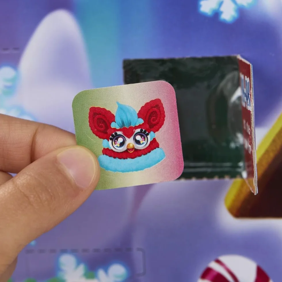 Kalendarz adwentowy z miniaturowymi figurkami Furby