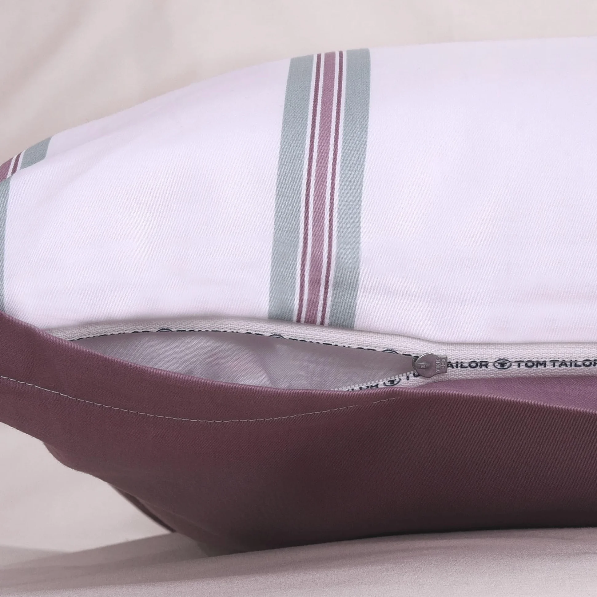 TOM TAILOR Satynowa bielizna 60x80 cm 140x200 cm 100% bawełna satyna CLASSIC SATIN Strings Weiß Lila