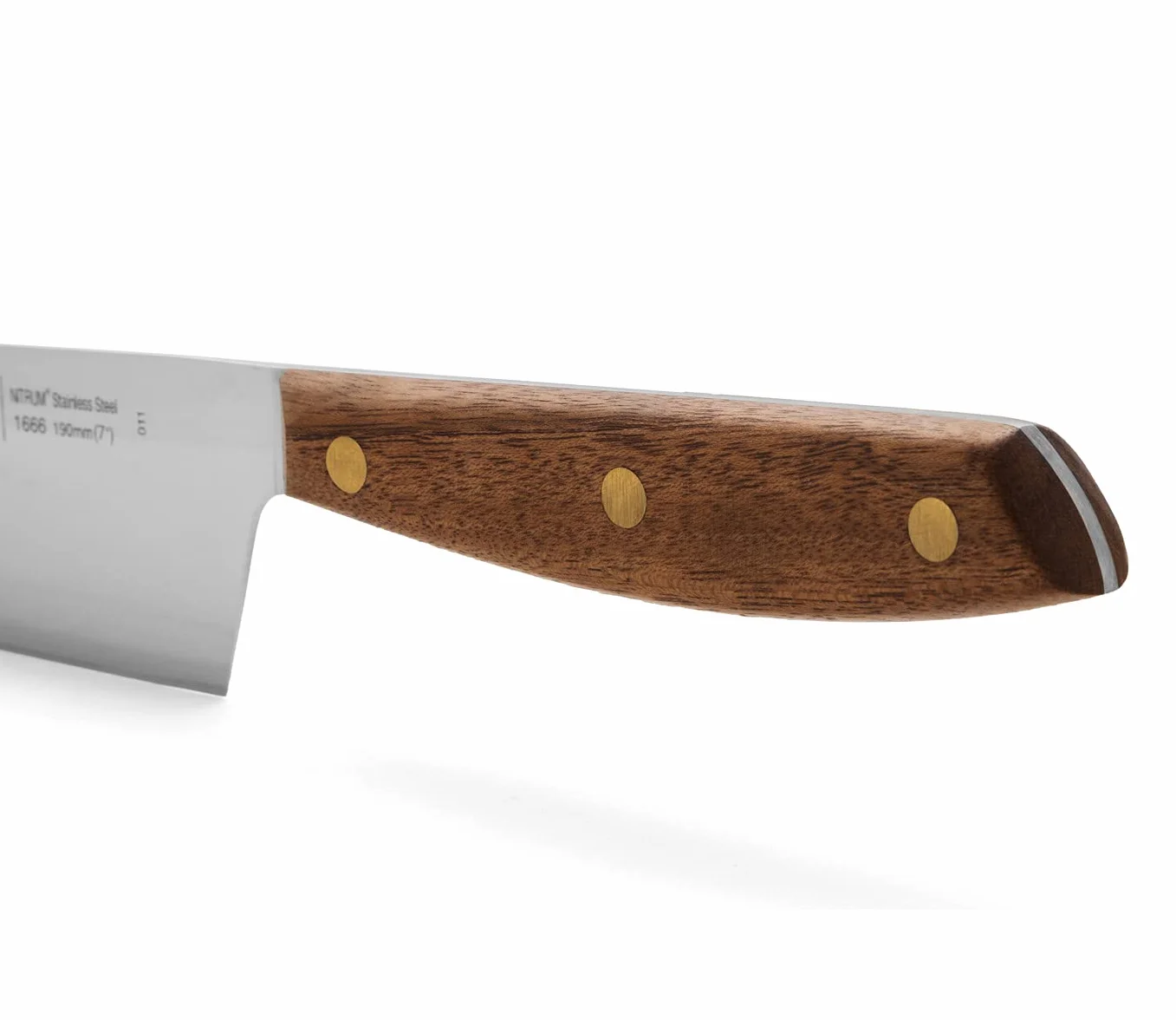 ARCOS Noże Santoku i ze stali. Japoński nóż kuchenny do ryb, mięsa i warzyw. Uchwyt z drewna Ovengkol 100% naturalnego FSC i ostrze 190mm. Seria Nordika. Kolor brązowy.