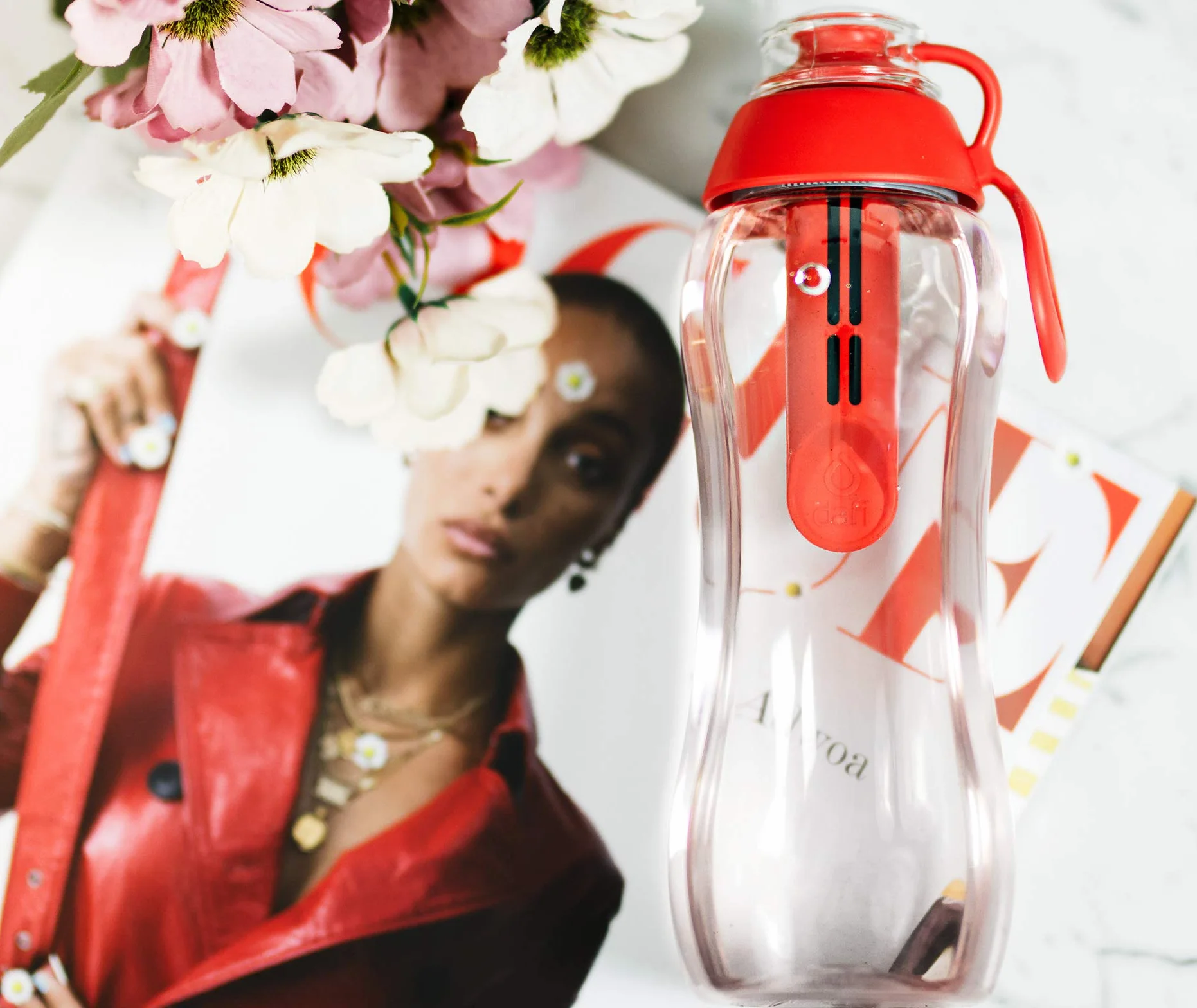 DAFI Butelka filtrująca Soft 300 ml Makowa - Wymienny filtr węglowy - Bez BPA, Usuwa smak i zapach chloru - Idealna do szkoły, pracy, na siłownię, podróż - Szczelny korek, Wyprodukowana w Europie