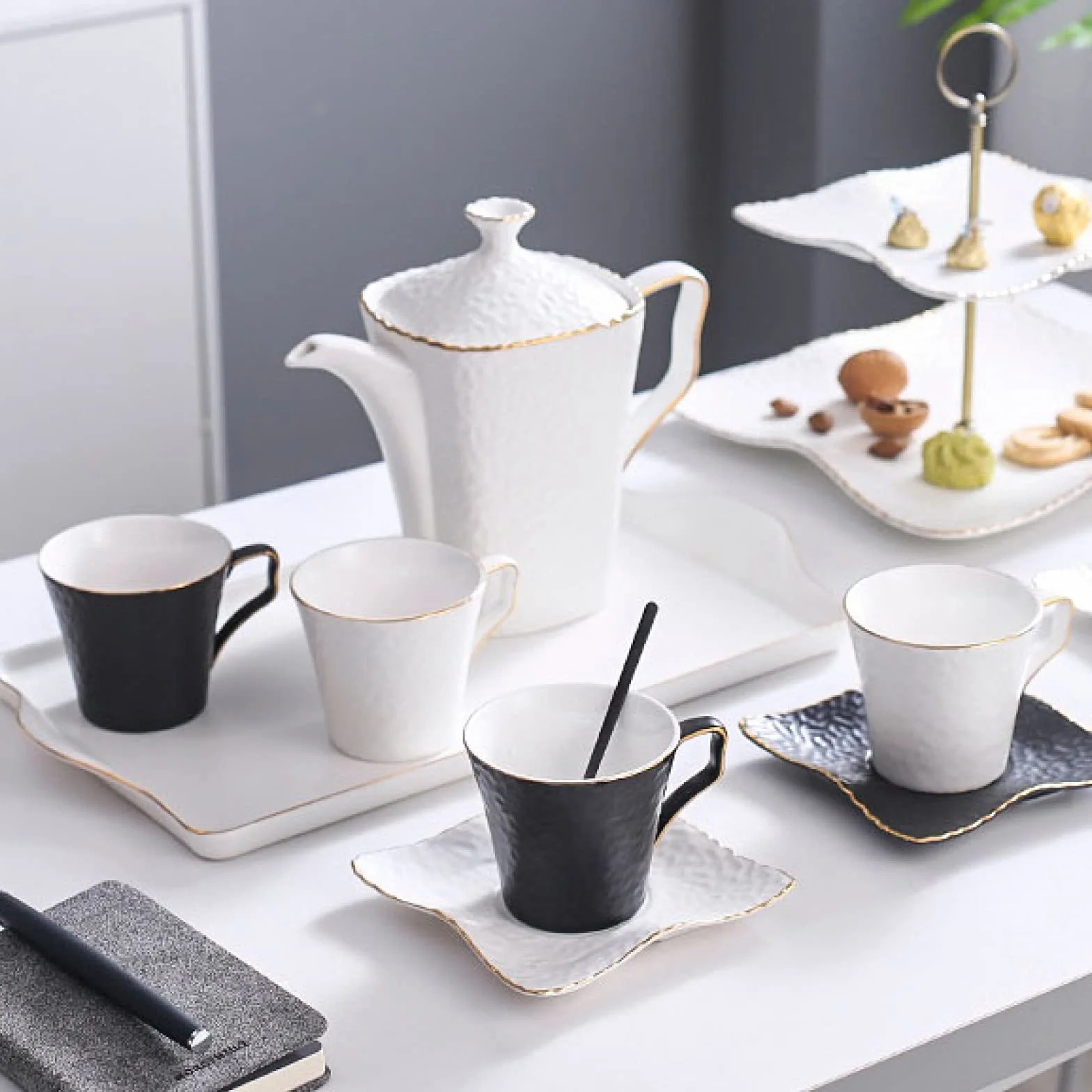 zestaw do herbaty, Porcelanowe ceramiczne zestawy upominkowe do kawy i herbaty, filiżanki dla 4 osób, z czajnikiem