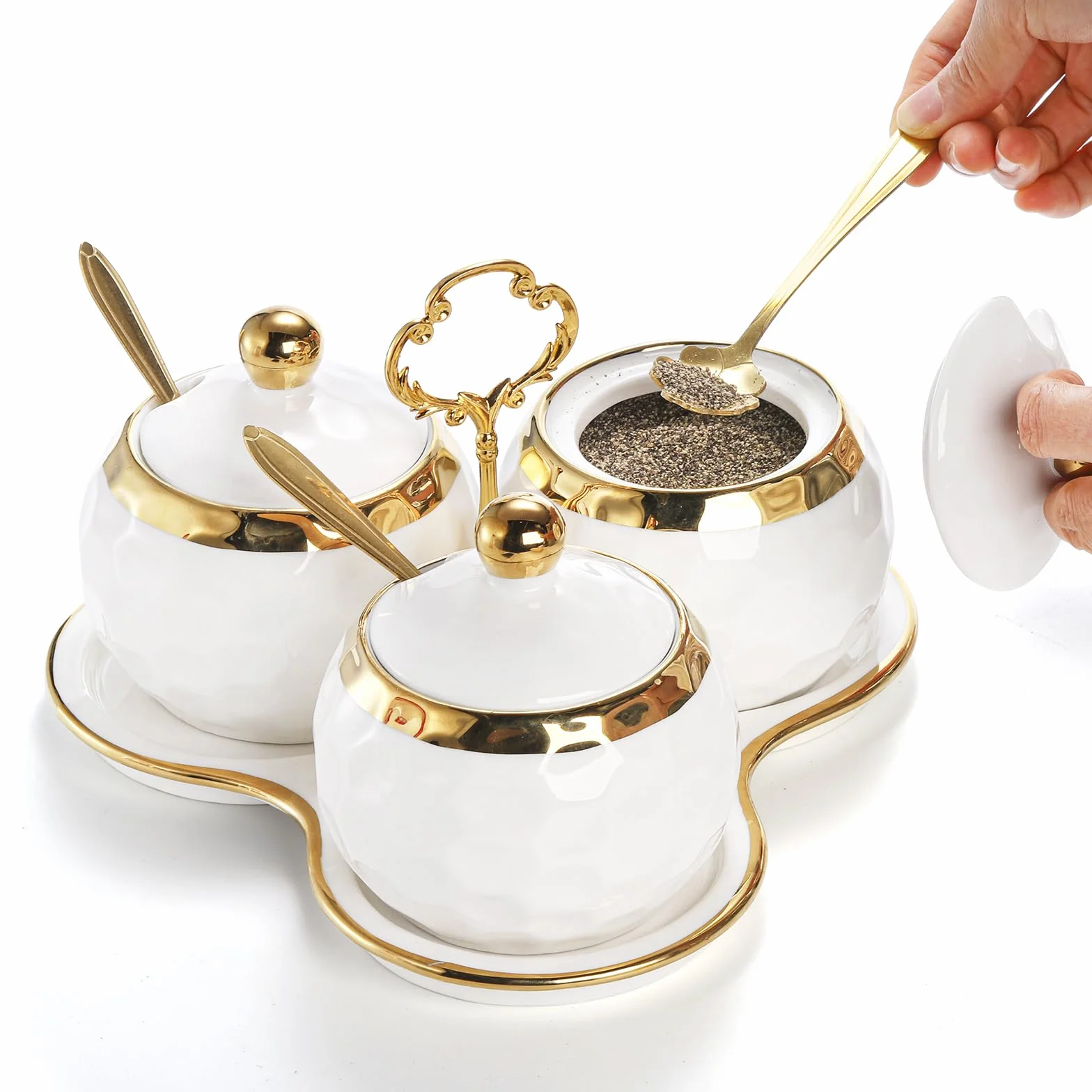 Foraineam Porcelanowy garnek na przyprawy, cukiernica, słoiki na przyprawy z pokrywką, łyżką i tacą, pojemnik na sól, pojemniki na przyprawy, zestaw białych misek na cukier, do kuchni, restauracji,