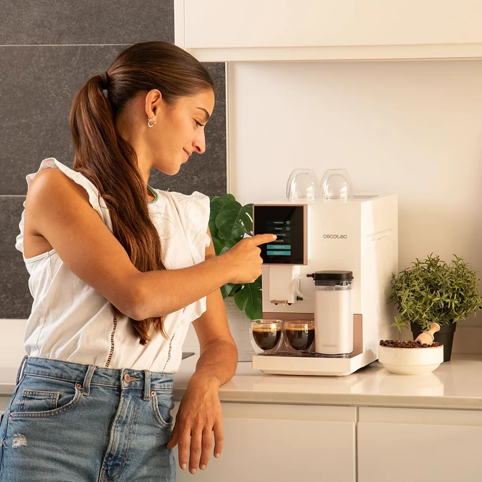 Cecotec Cremmaet Compactccino White Rose, Superautomatyczny ekspres do kawy, 19 barów, system Thermoblock, świeżo zmielone ziarno z Plug&Play, Zbiornik 150 g kawy z młynkiem, 1,1 l wody, 400ml mleka