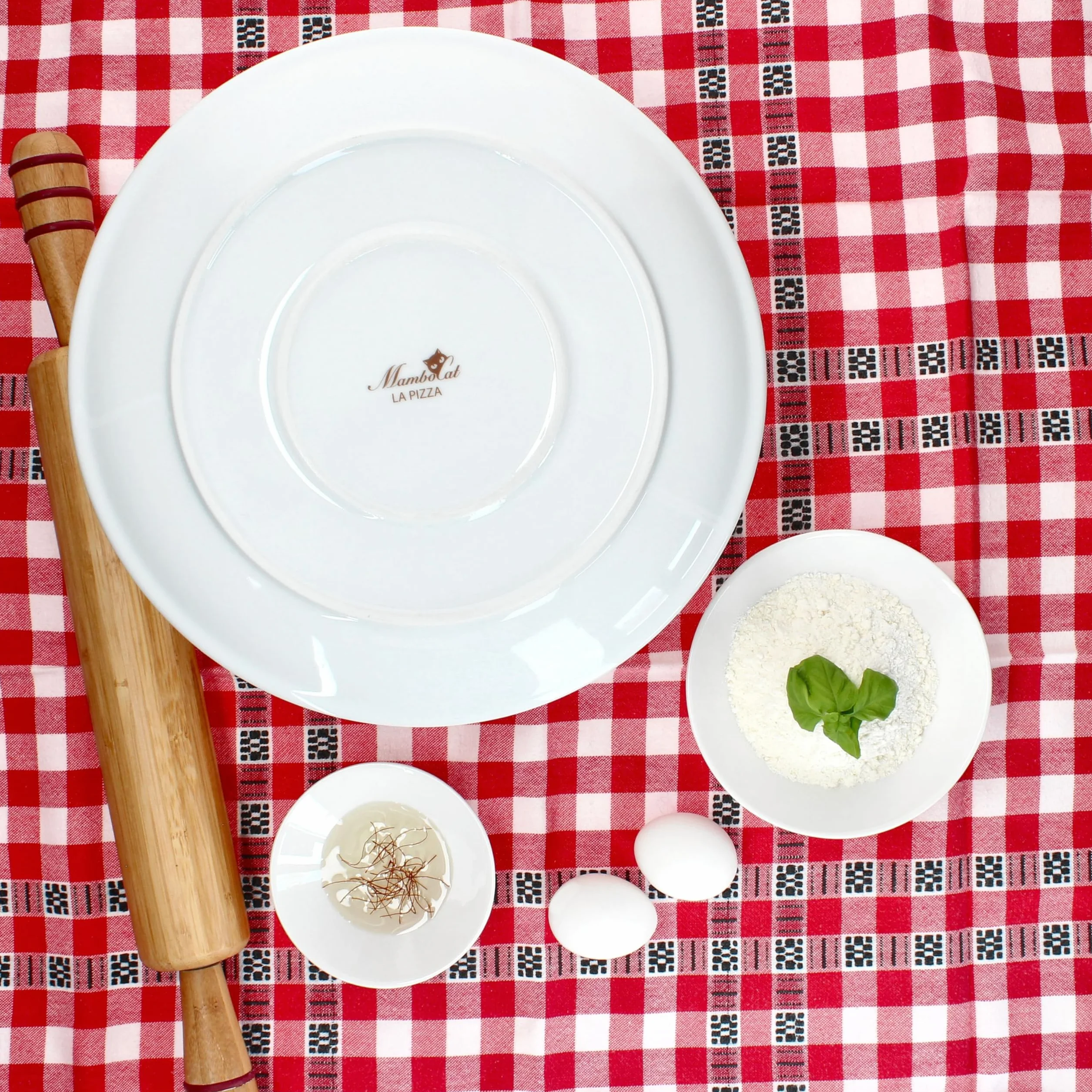 MamboCat La Pizza 6-częściowy zestaw talerz do pizzy, Ø 30,5 cm, dla 6 osób, duże talerze do pizzy z porcelany z dekoracją i napisem, na pizzę lub do przyrządzania, półmisek do obiadu