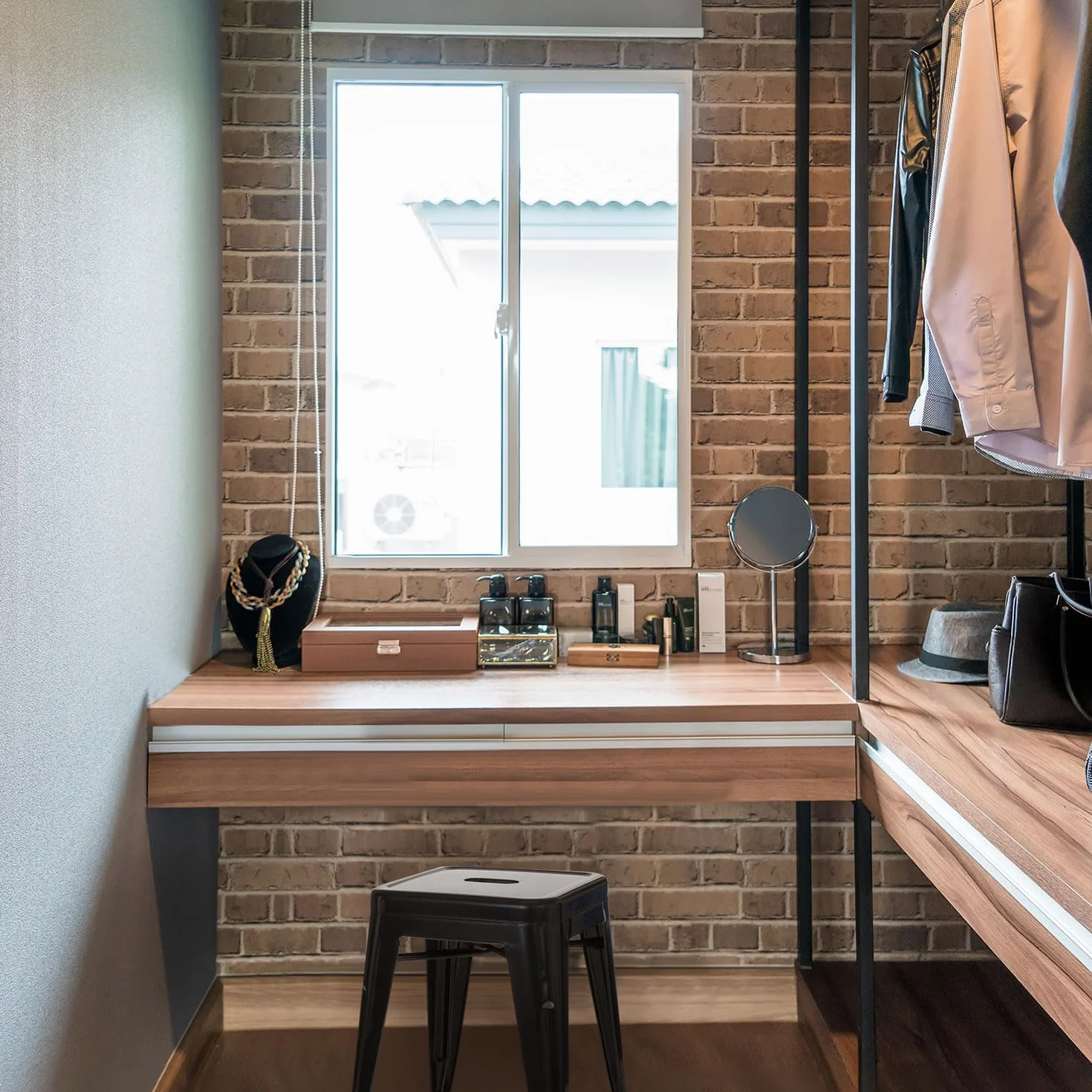 hjh OFFICE 645000 metalowy taboret VANTAGGIO czarny taboret do siedzenia w stylu industrialnym, można układać w stos, niski