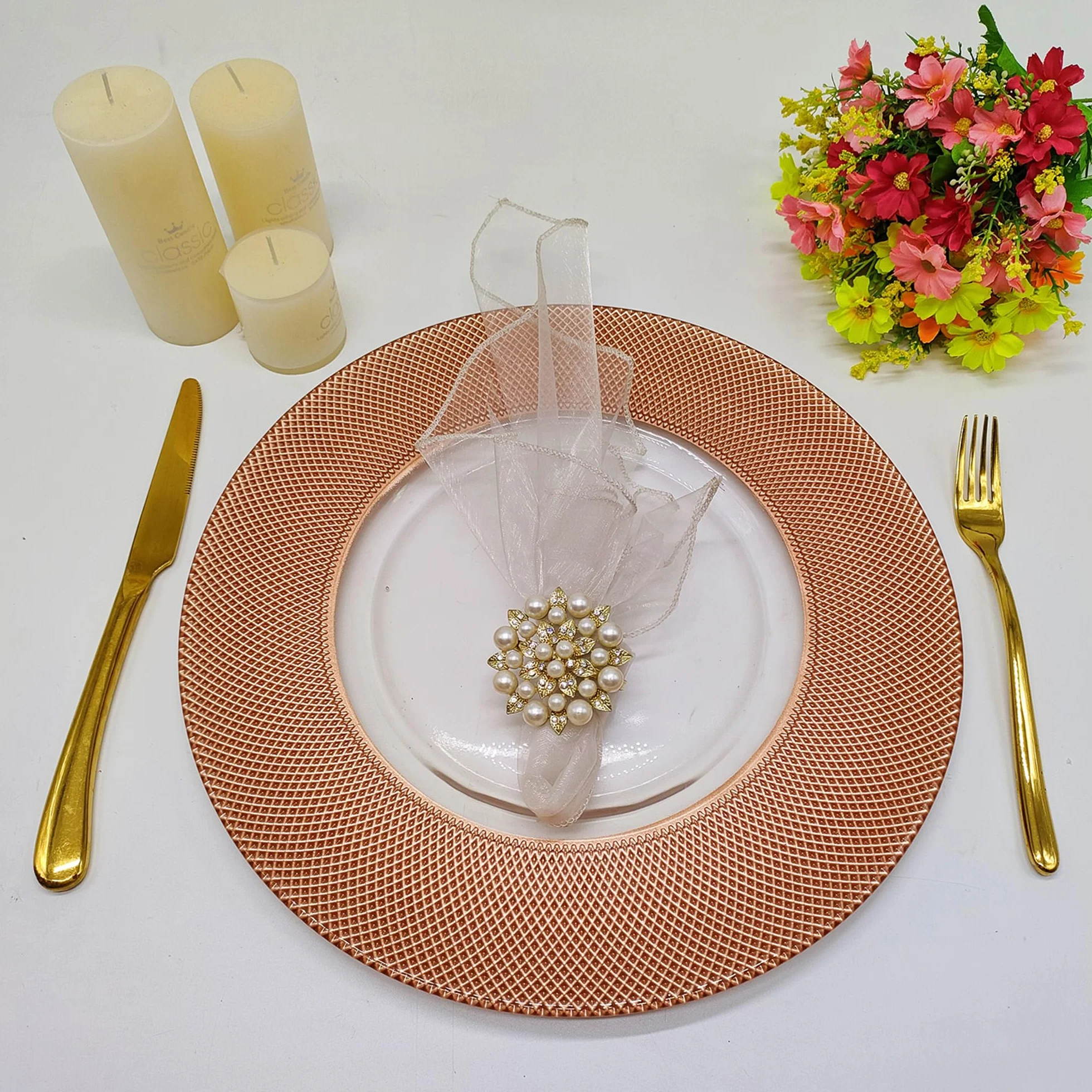 Trimming Shop Dekoracyjne talerze do ładowania na imprezy, szklane talerze w kratkę do dekoracji stołu obiadowego, wesela, urodziny, imprezy, zastawy stołowej, imprezy gastronomiczne, 33 cm, różowe złoto, 12 szt