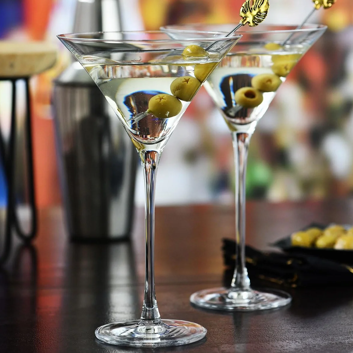 KROSNO | Kieliszki do Martini | Komplet 6 x 250 ml | Kolekcja Divine | Wysoka nóżka | Do klasycznych martini i koktajli | Bezołowiowe szkło kryształowe | Na imprezy i przyjęcia | Do zmywarki