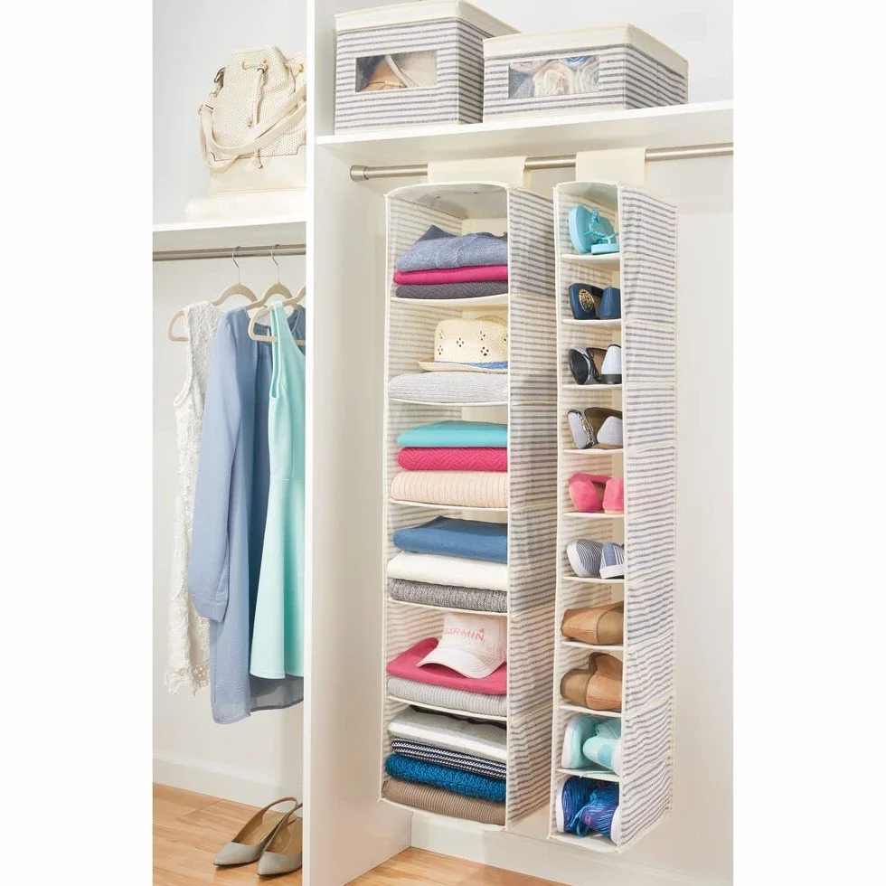 mDesign Organizer wisz?cy – Wisz?ca pó?ka do szafy wykonana z materia?u – Organizer na buty i akcesoria z 6 pó?kami – naturalny/kobaltowy
