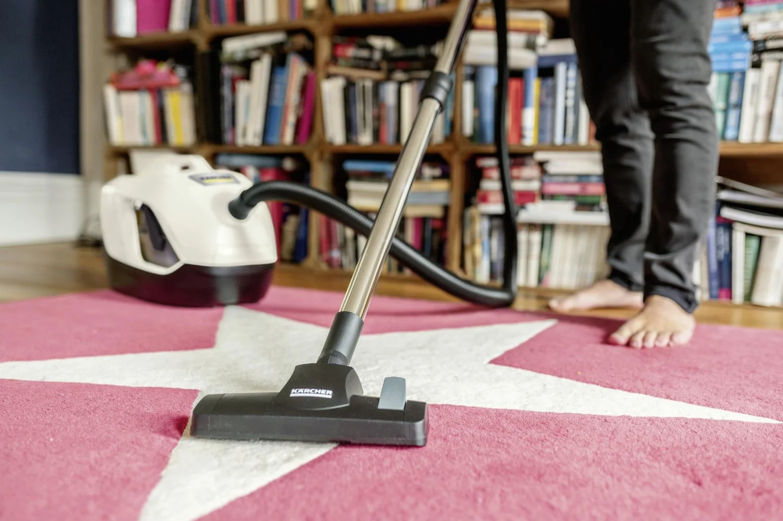 Kärcher DS 6 Odkurzacz z filtrem wodnym, moc: 650 W, promień działania: 10,2 m, waga: 7,5 kg, filtr HEPA 13, przełączana dysza podłogowa, dysza szczelinowa, dysza do tapicerki