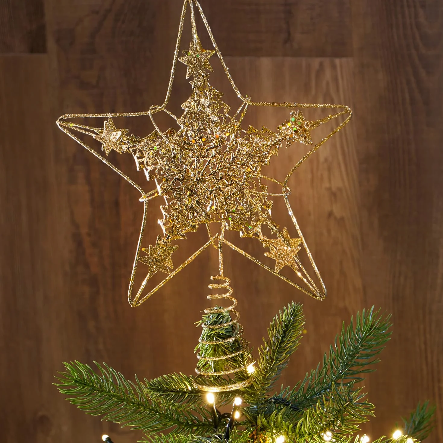COM-FOUR® deco star Christmas - Ozdoba swiateczna gwiazda wykonana z metalu - stojaca poinsecja z brokatem - zloty wierzcholek choinki (zloty / 28cm)