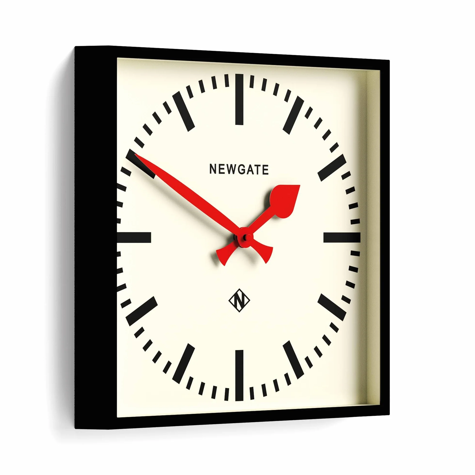 NEWGATE Zegar ścienny Number Five | Inspiracja retro kwadratowy nowoczesny zegar stacji | 40 cm | Czarny z czerwonymi wskazówkami | Styl z połowy wieku do kuchni, salonu lub biura