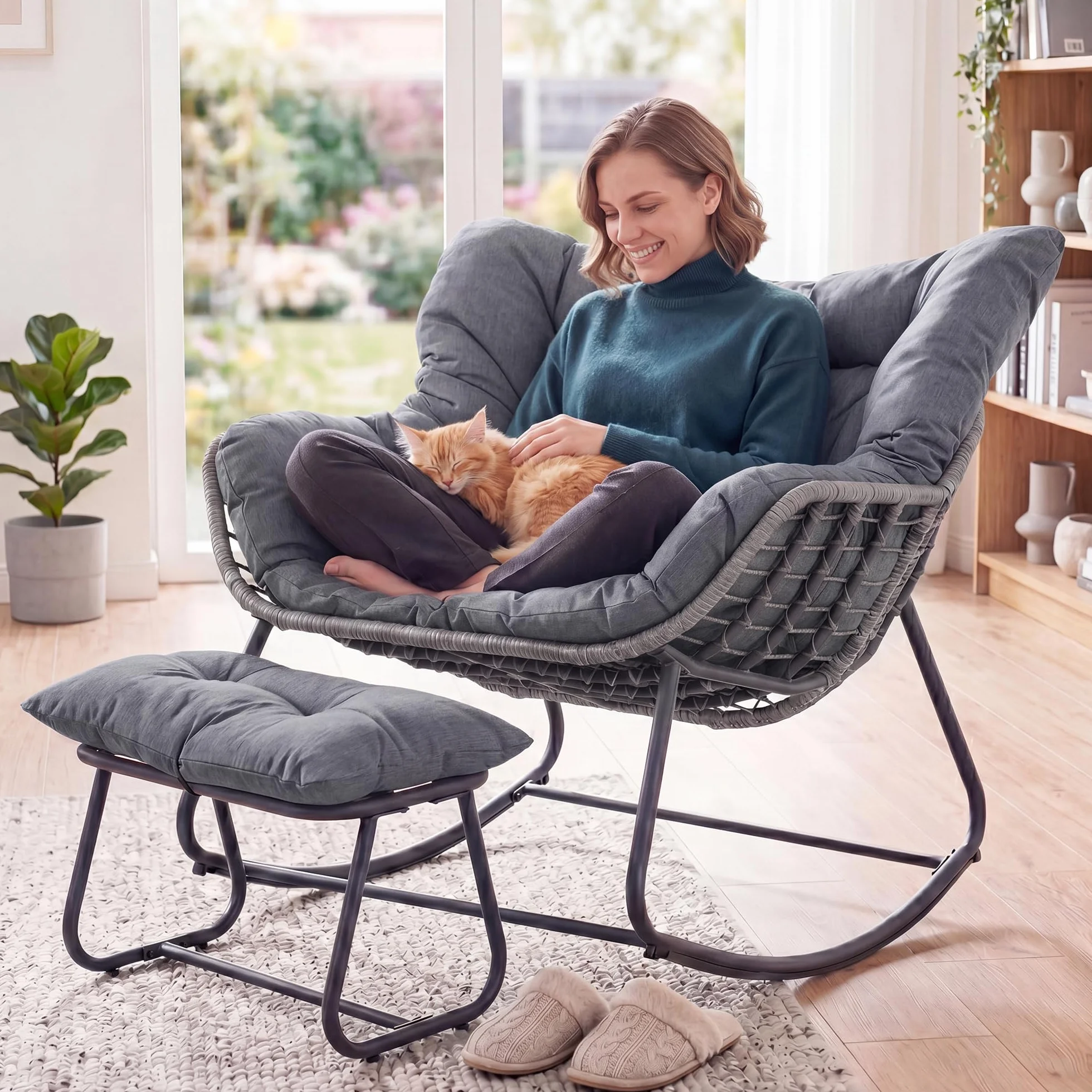 GIANTEX Fotel bujany z podnóżkiem, ergonomiczny fotel bujany, miękka i zdejmowana poduszka, krzesło w kształcie jajka z metalową ramą, do użytku na zewnątrz i wewnątrz, nośność 150 kg (kolor szary)