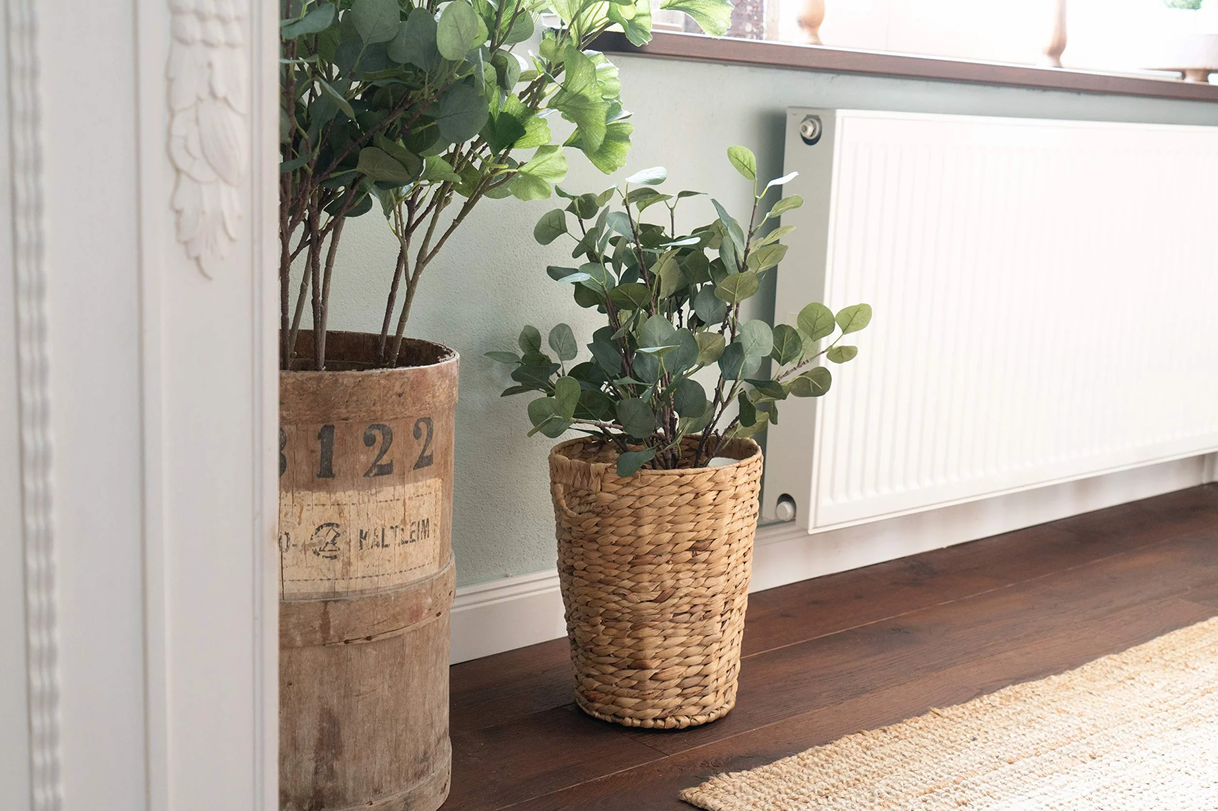 Decorasian Kosz na papier pleciony z hiacyntu wodnego – kosz na śmieci z uchwytem – średnica 25 cm u góry, 19 cm na dole, wysokość 32 cm