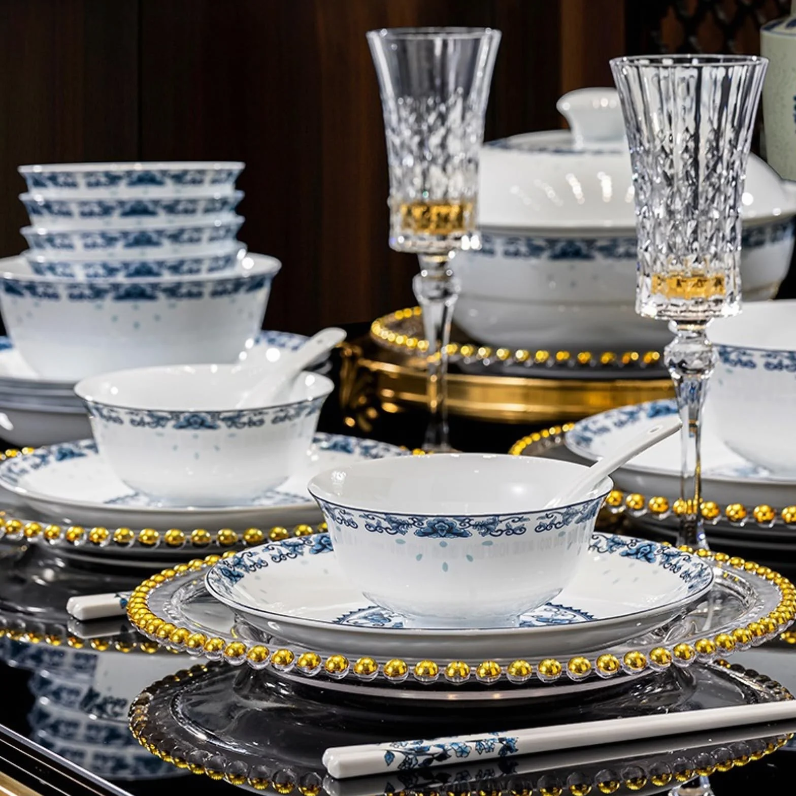 Biała porcelana niebiesko-biała zastawa stołowa naczynia domowe chińskie naczynia kombinacja -18 głowic