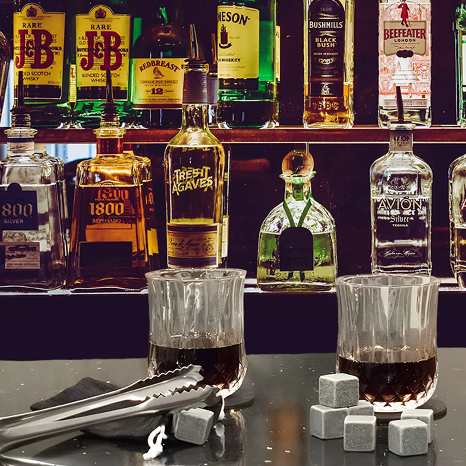 TRIXES Pudełko prezentowe na szklankami do whisky, do degustacji szkockiej, kamienie do whisky i zestaw podstawek, zestaw upominkowy, na napoje alkoholowe, idealny prezent na Dzień Ojca