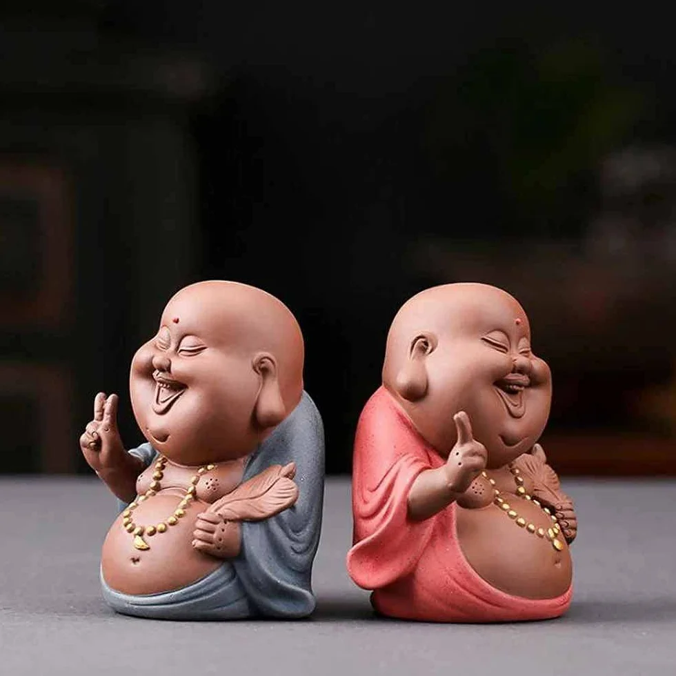 Fioletowy piasek mały mnich herbata zwierzę domowe ceramiczne figurki chłopców dekoracja wnętrz kreskówka mały mnich rzeźba posąg buddy do samochodu (kolor : a)