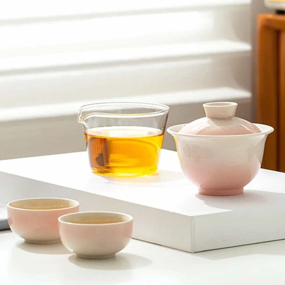 Przenośny ceramiczny zestaw do herbaty ze szklanym dzbankiem do serwowania – kompaktowy podróżny zestaw do herbaty z woreczkiem z tkaniny na prezent i do użytku osobistego, różowy