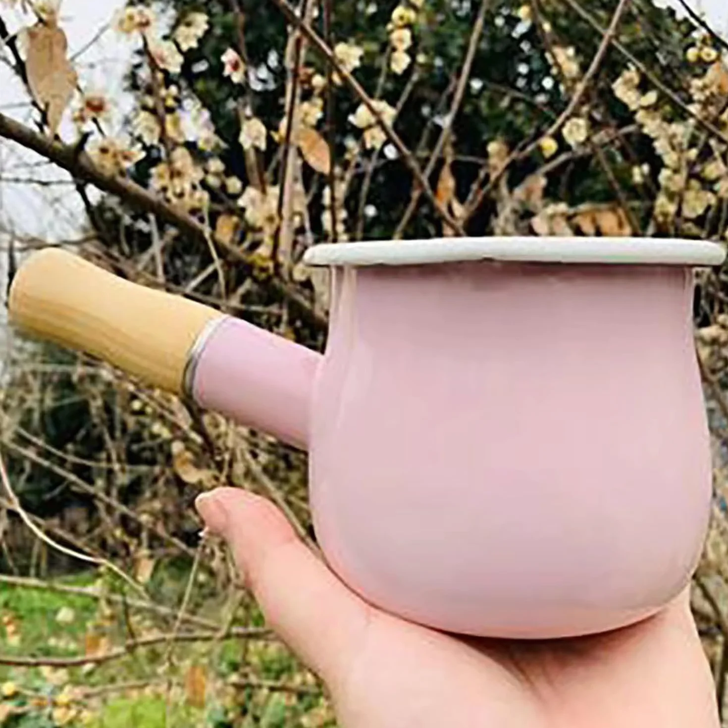 Emaliowany garnek na mleko, podgrzewacz do masła, nieprzywierający mini rondel, 10 cm, 500 ml, małe naczynia kuchenne z drewnianym uchwytem (różowy)