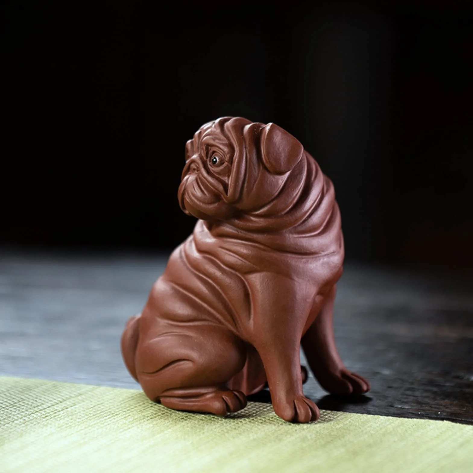 Fioletowy gliniany herbata zwierząt domowych psów statua zwierząt herbaty figurki ozdoby ręcznie rzeźba domu herbata zestaw dekoracji sztuki Dekoracja Samochodu (Size : 7.3X6.3X10.5CM)