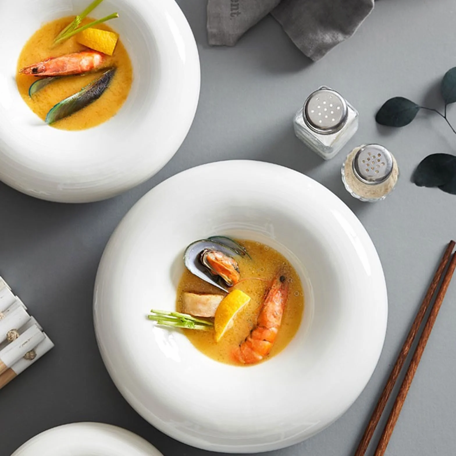 zastawa stołowa Kreatywna restauracja hotelowa Ceramiczna spersonalizowana zastawa stołowa Prosty biały talerz obiadowy Ceramiczny talerz deserowy o wysokiej temperaturze zestaw zastawy stołowej(Duży)