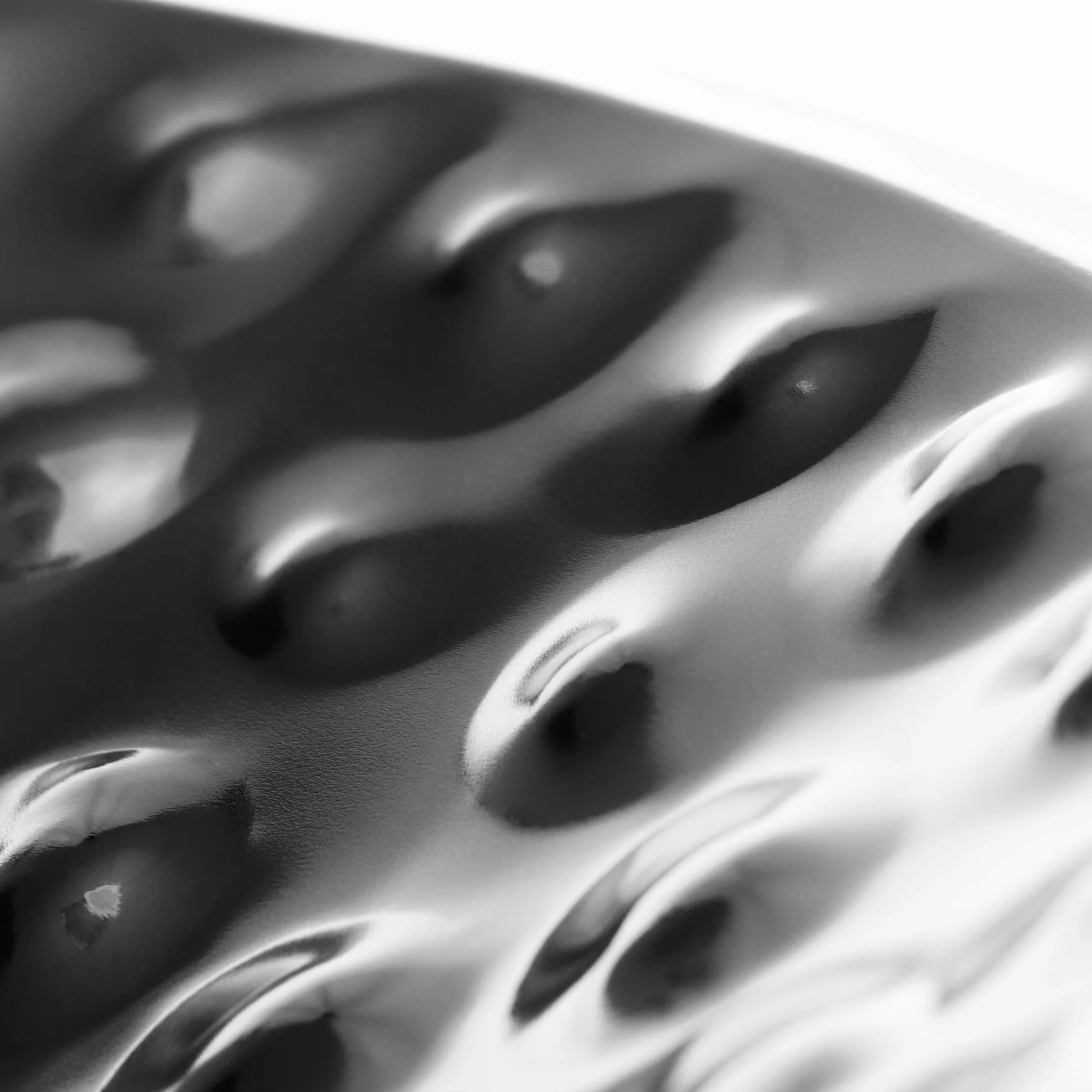 COM-FOUR® Metalowa miska dekoracyjna - miska dekoracyjna - miska z mlotkowanym wzorem jako dekoracja stolu, miska na owoce, talerz do serwowania [wybór zmienia sie] (Cios mlotem)