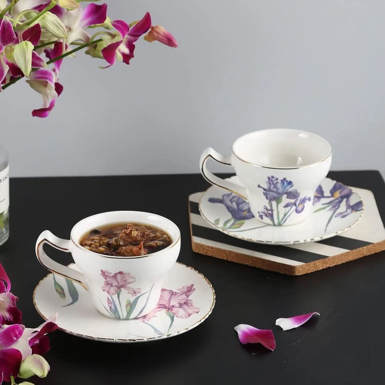 porcelanowa filiżanka i spodek, filiżanka do kawy, Ceramiczny kubek do kawy i spodek z wzorem Iris, porcelanowy zestaw do herbaty dla kobiet, filiżanki do latte