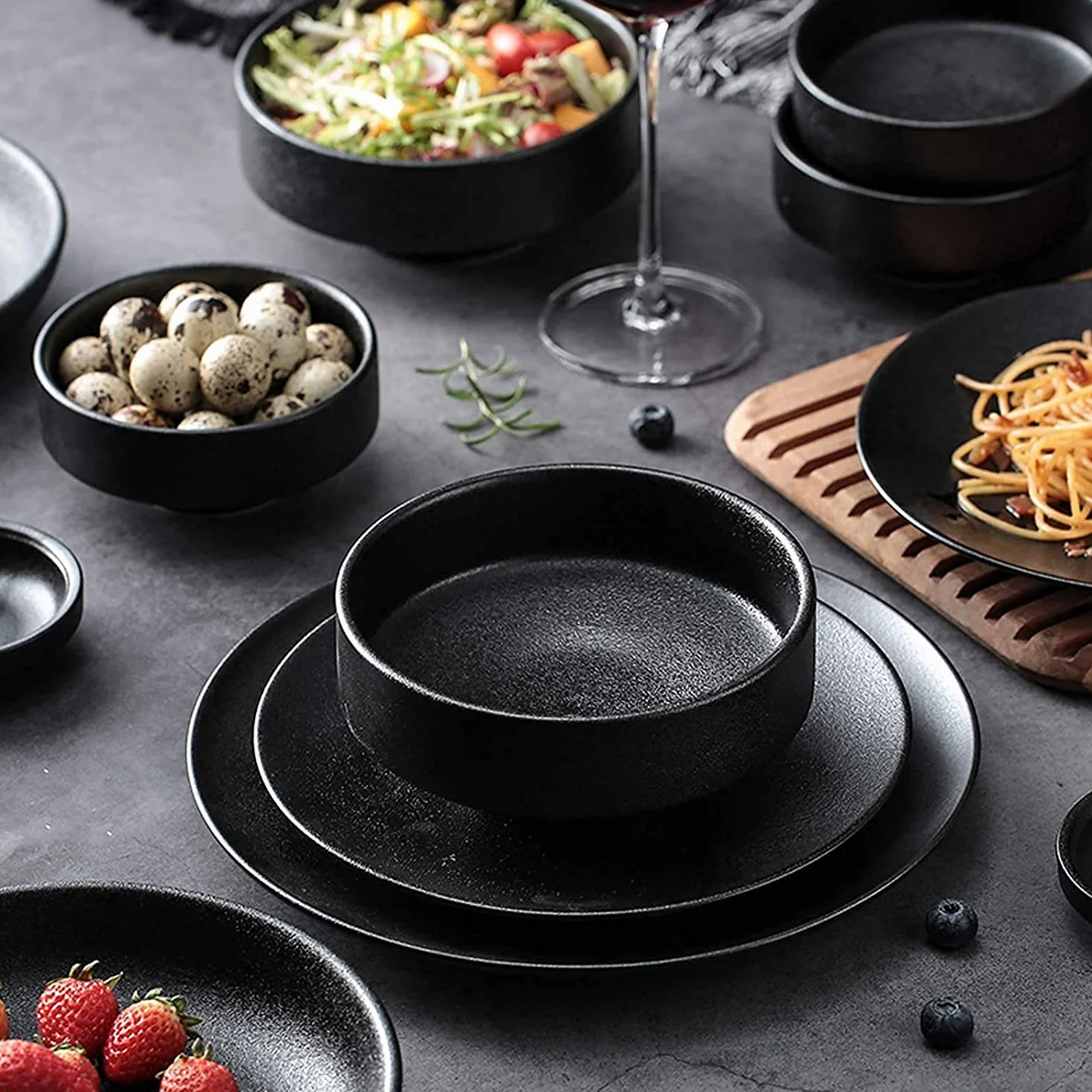 Stylowy zestaw obiadowy dla luksusowej restauracji i domu, zestawów obiadowych ceramiki, 46 sztuk czarnej szklanej miski i zestawu płyt stekowych | Zestaw obrażeń porcelanowych na spotkanie rodzinne
