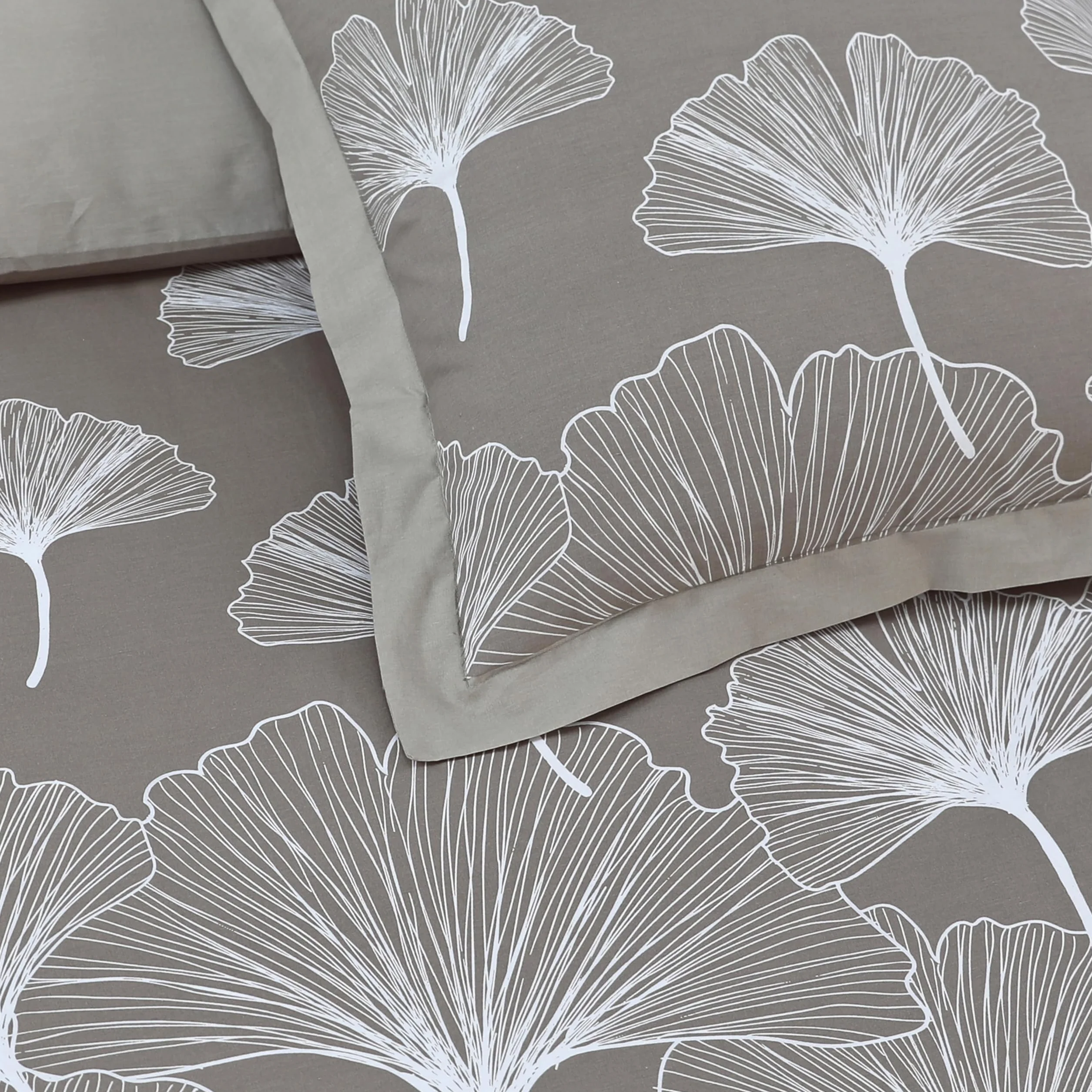 Vision - Komplet pościeli Ginko Beige - Poszewka na kołdrę 260x240cm z 2 różnymi poszewkami 65x65cm - 100% Bawełna