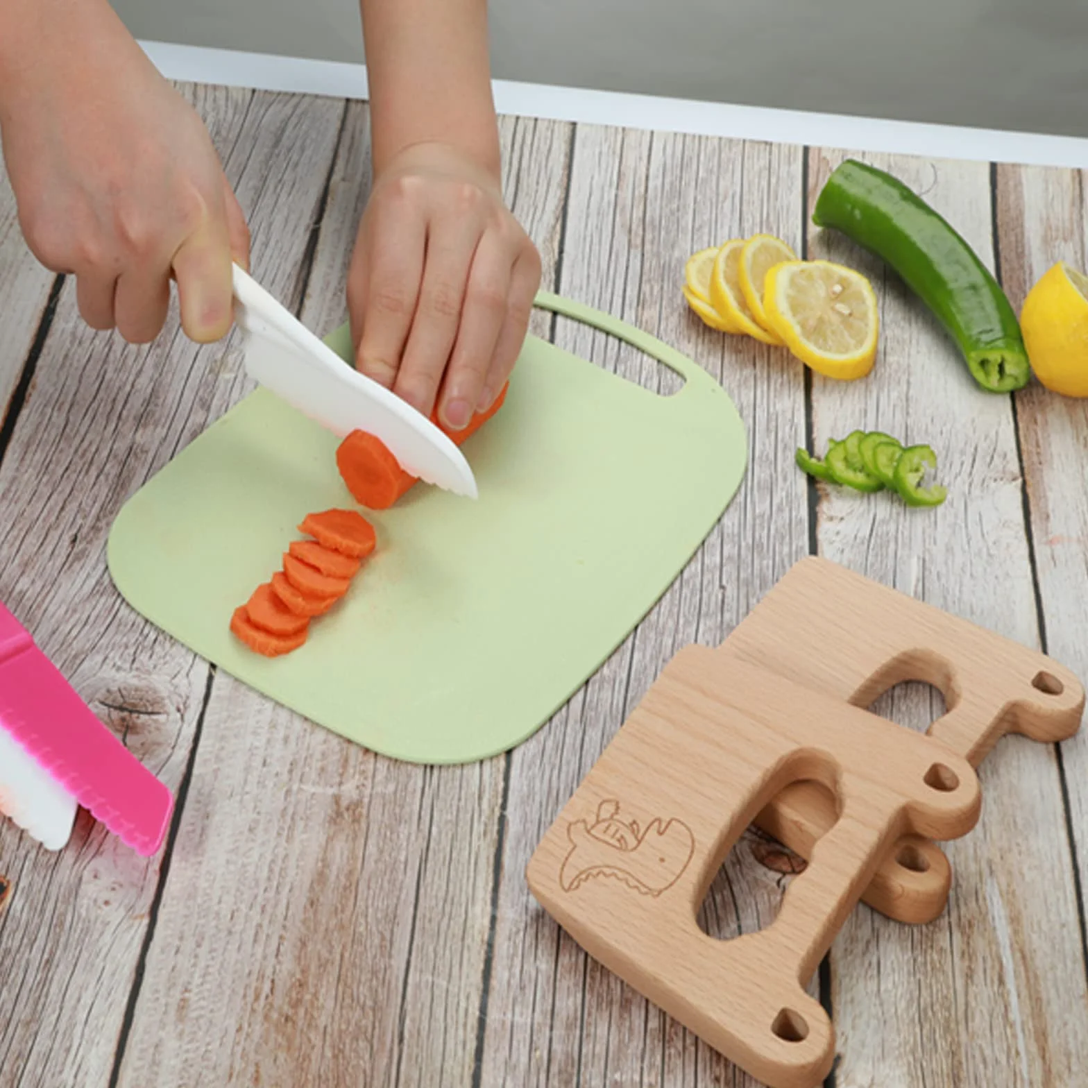 GOODCHEF 10-częściowy zestaw noży kuchennych dla dzieci do krojenia i gotowania owoców i warzyw dla maluchów, w tym drewniany nóż i deska do krojenia dla dzieci powyżej 2 lat (Leaf Dinosaur)