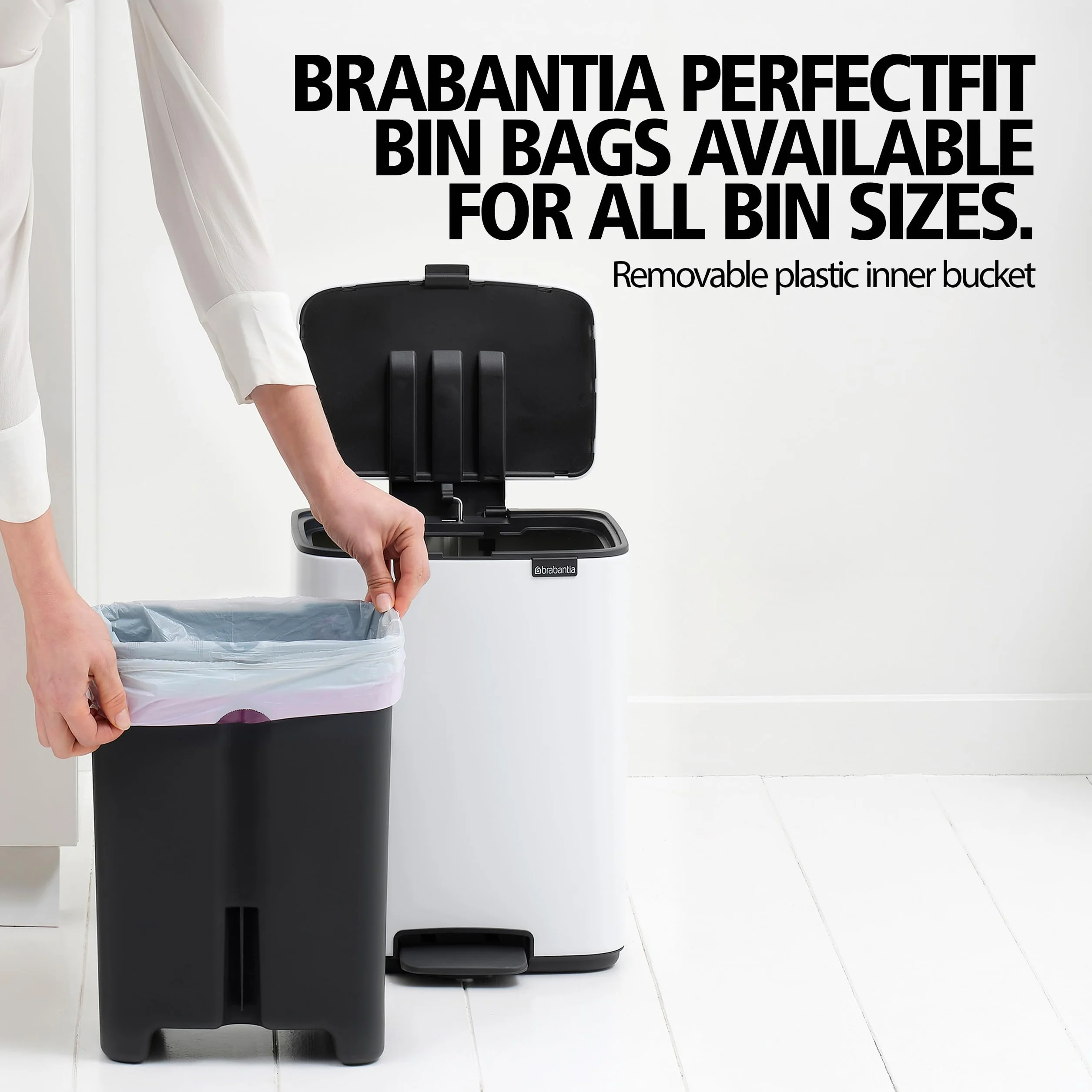 Brabantia Kosz Pedałowy Bo 4 L (Matowa Czerń), Kompaktowy Kosz na Śmieci z Delikatnie Zamykającą Pokrywą i Obsługą Pedału, Łatwy w Czyszczeniu z Wymowanym Wiadrem i Darmowe Worki na Śmieci PerfectFit