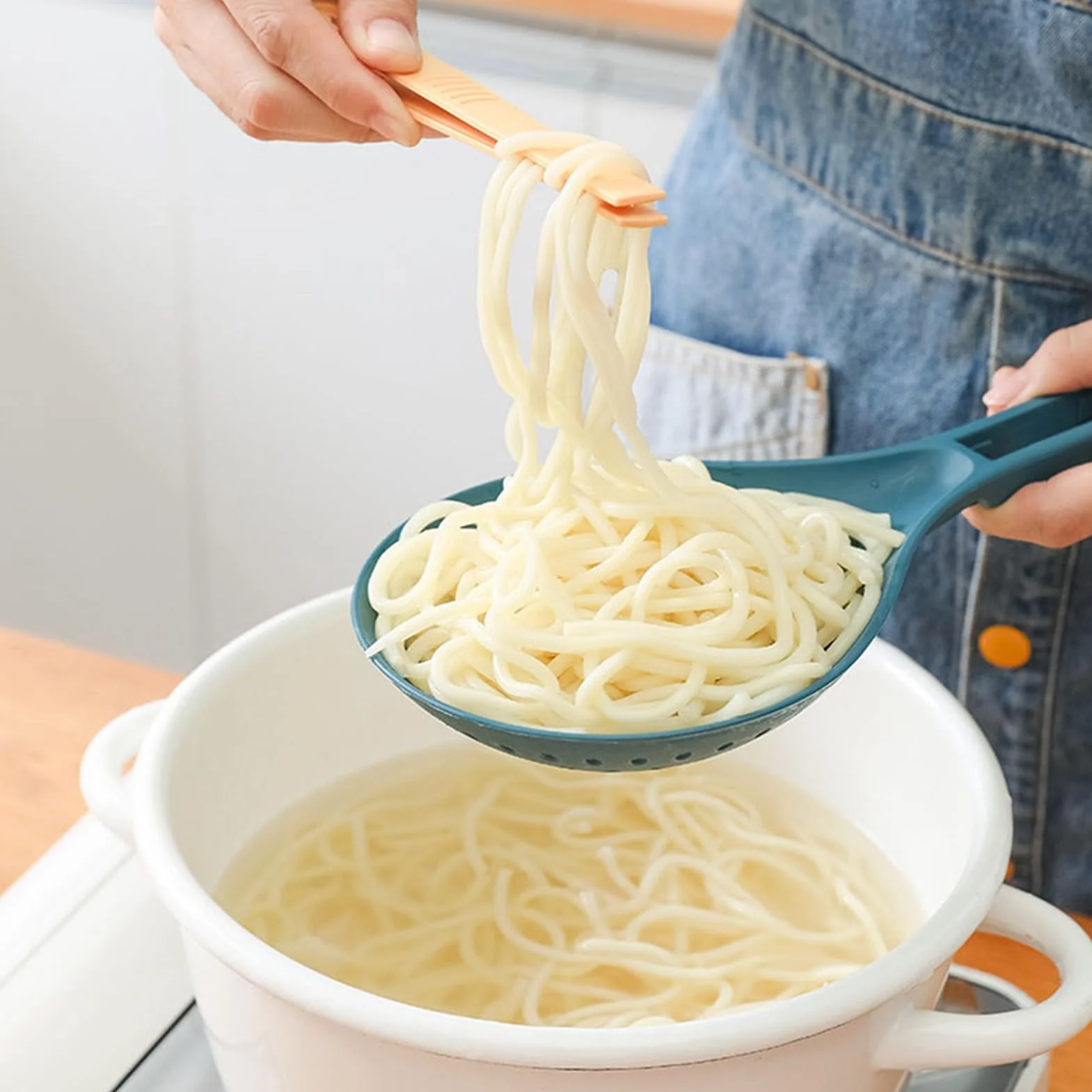 Plastikowa łyżka cedzakowa, żaroodporna łyżka szczelinowa, wielofunkcyjna łyżka cedzakowa, duża pojemność, drobna łyżka szczelinowa z klipsem, łyżka cedzakowa do gotowania dla przyborów kuchennych